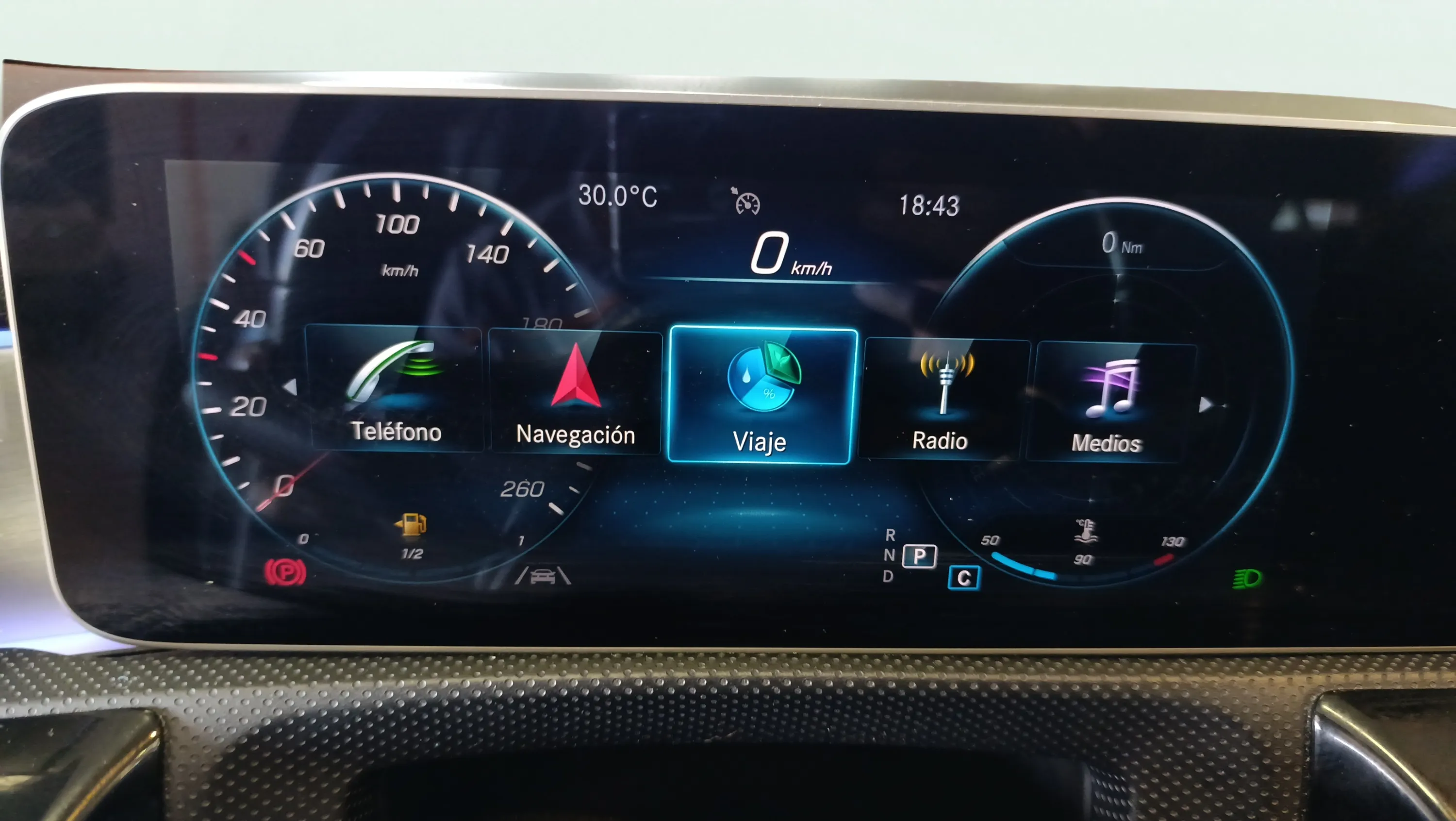 Mercedes-Benz CLA 200 - foto 16