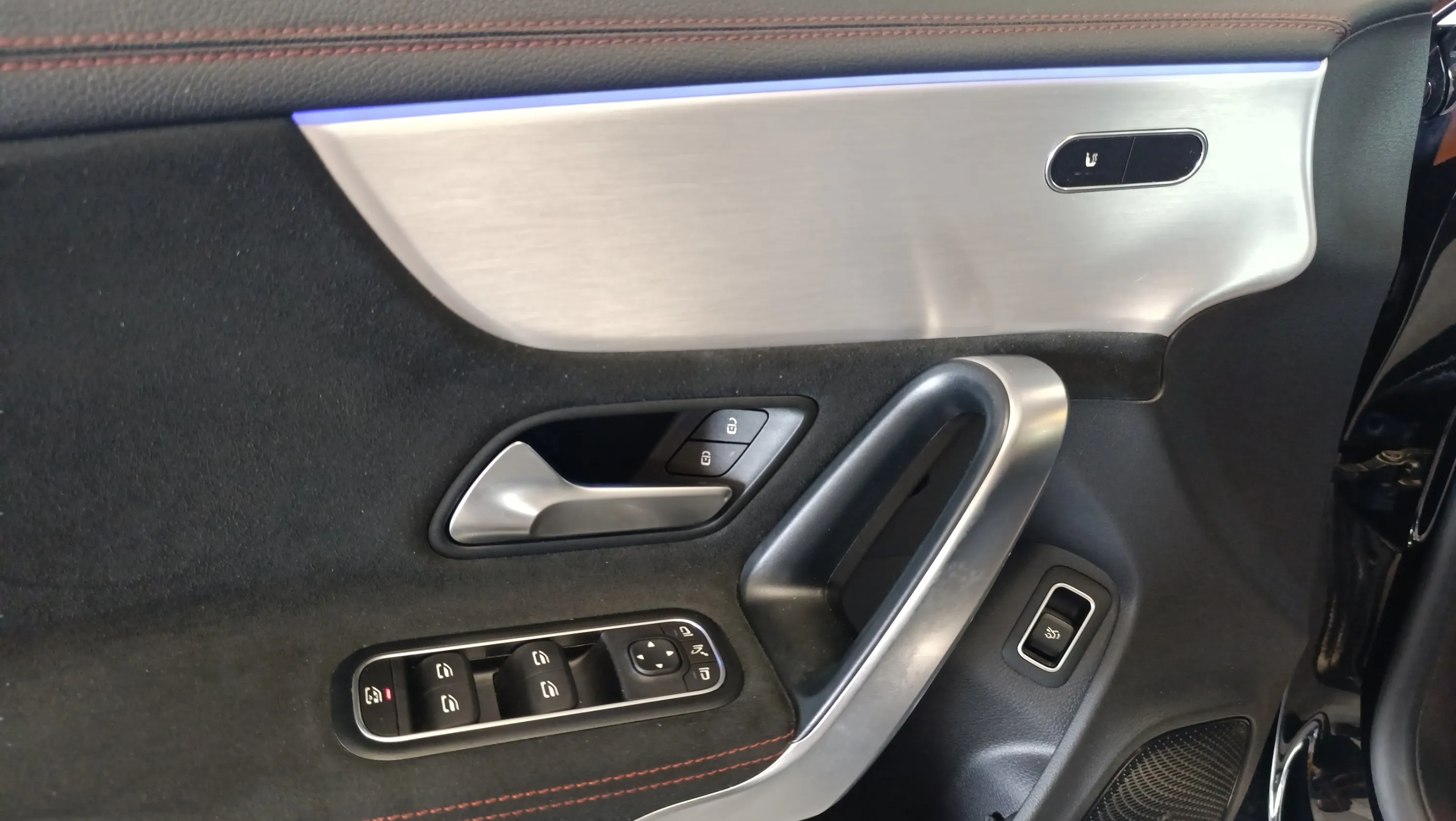 Mercedes-Benz CLA 200 - foto 30