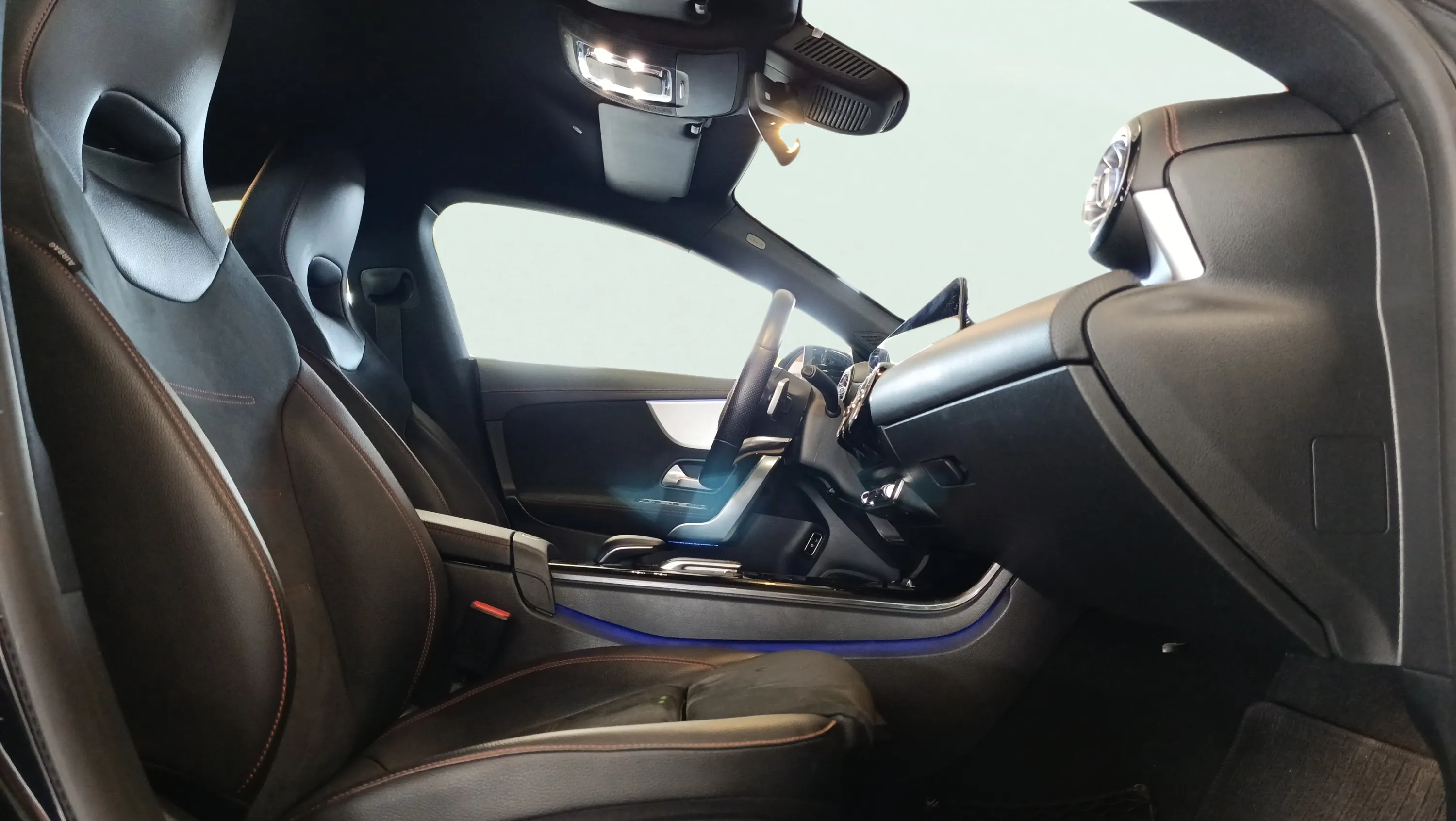 Mercedes-Benz CLA 200 - foto 33