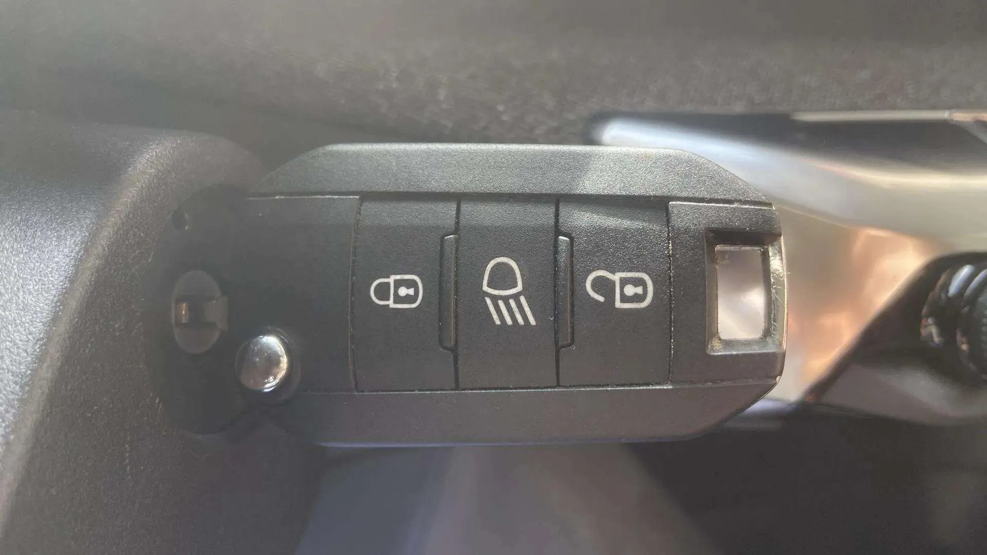 Peugeot 3008 1.5L BlueHDi Allure - foto 19