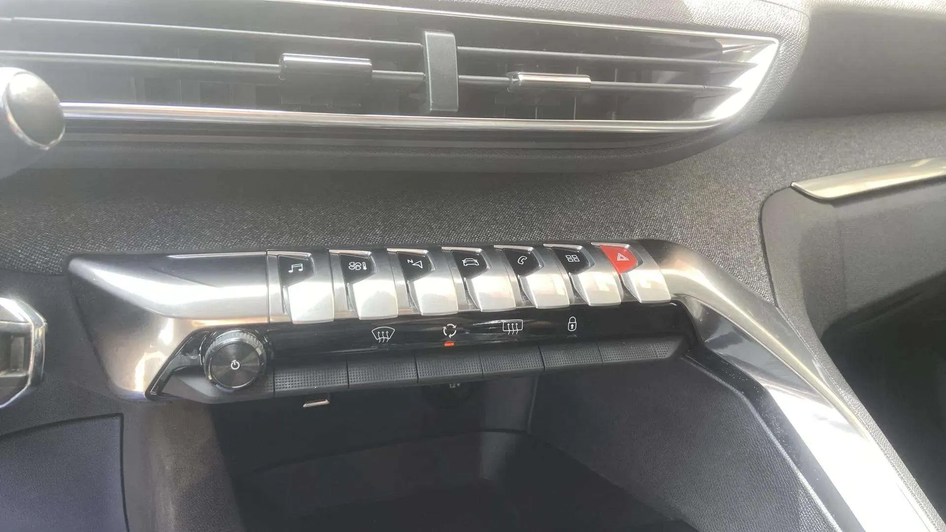 Peugeot 3008 1.5L BlueHDi Allure - foto 18