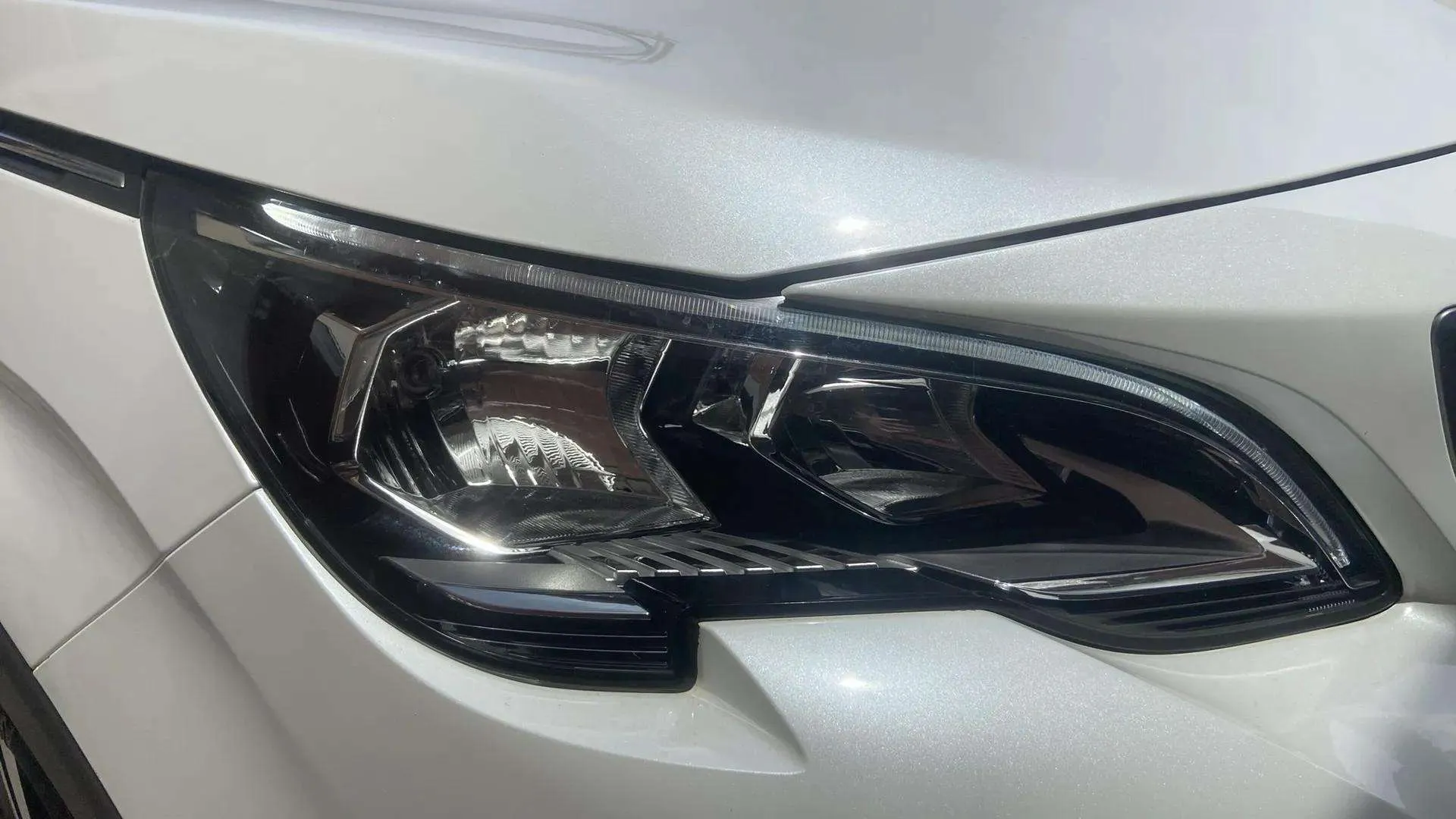 Peugeot 3008 1.5L BlueHDi Allure - foto 9