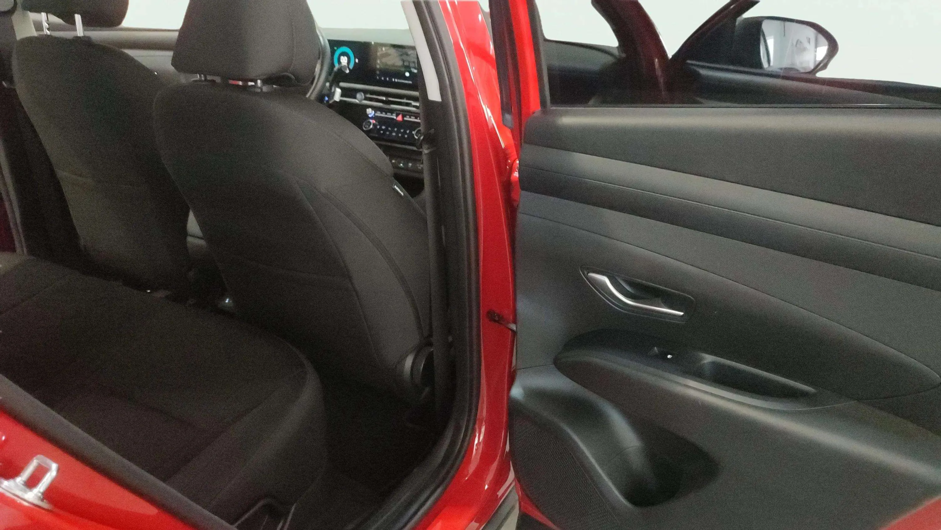 Hyundai Tucson 1.6T 48V DCT Maxx - foto 12