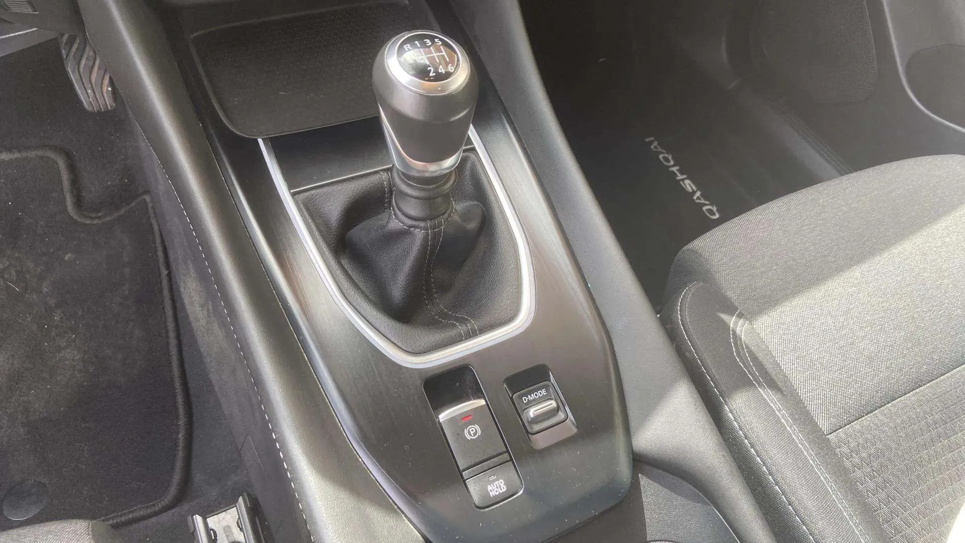 Nissan Qashqai DIG-T N-Connecta - foto 17