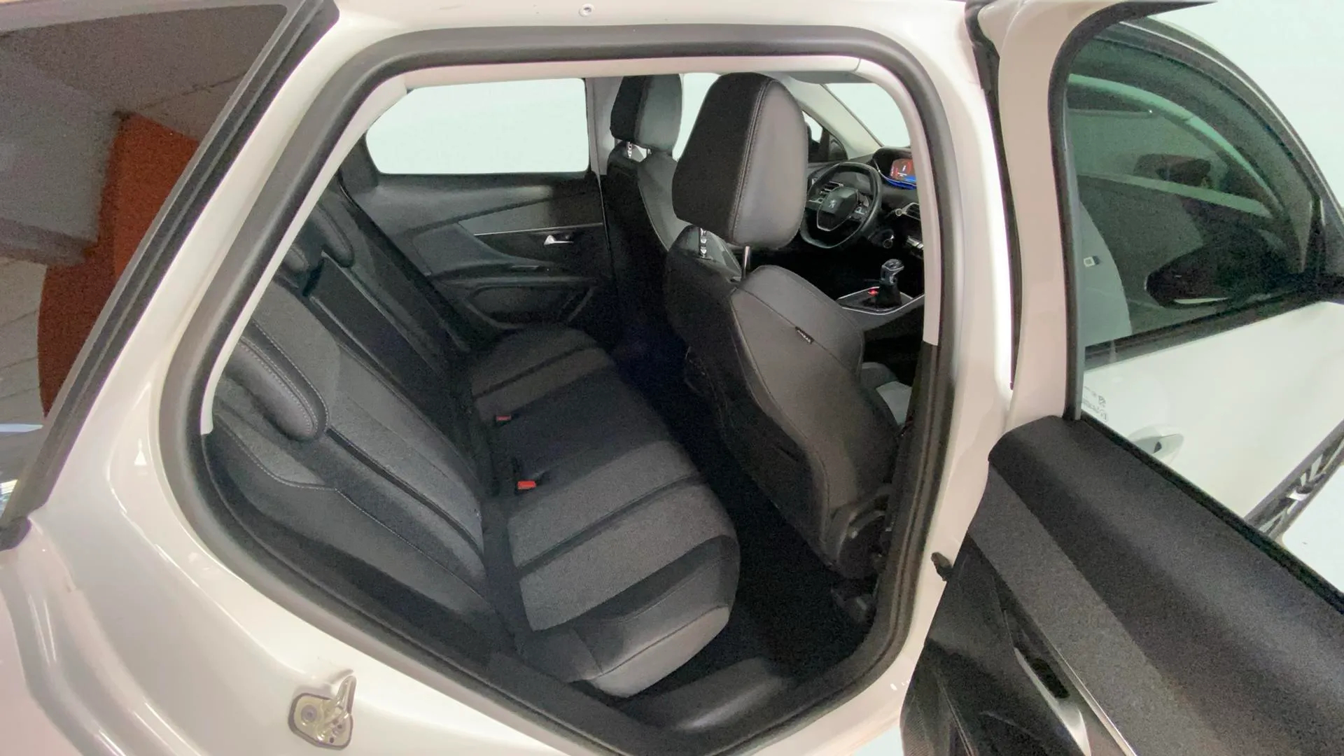 Peugeot 3008 1.5L BlueHDi Allure - foto 10