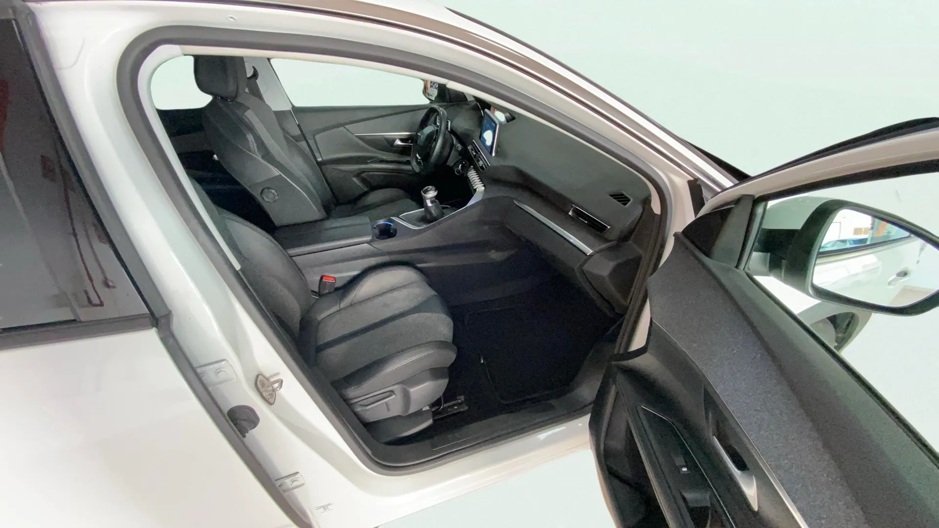 Peugeot 3008 1.5L BlueHDi Allure - foto 9