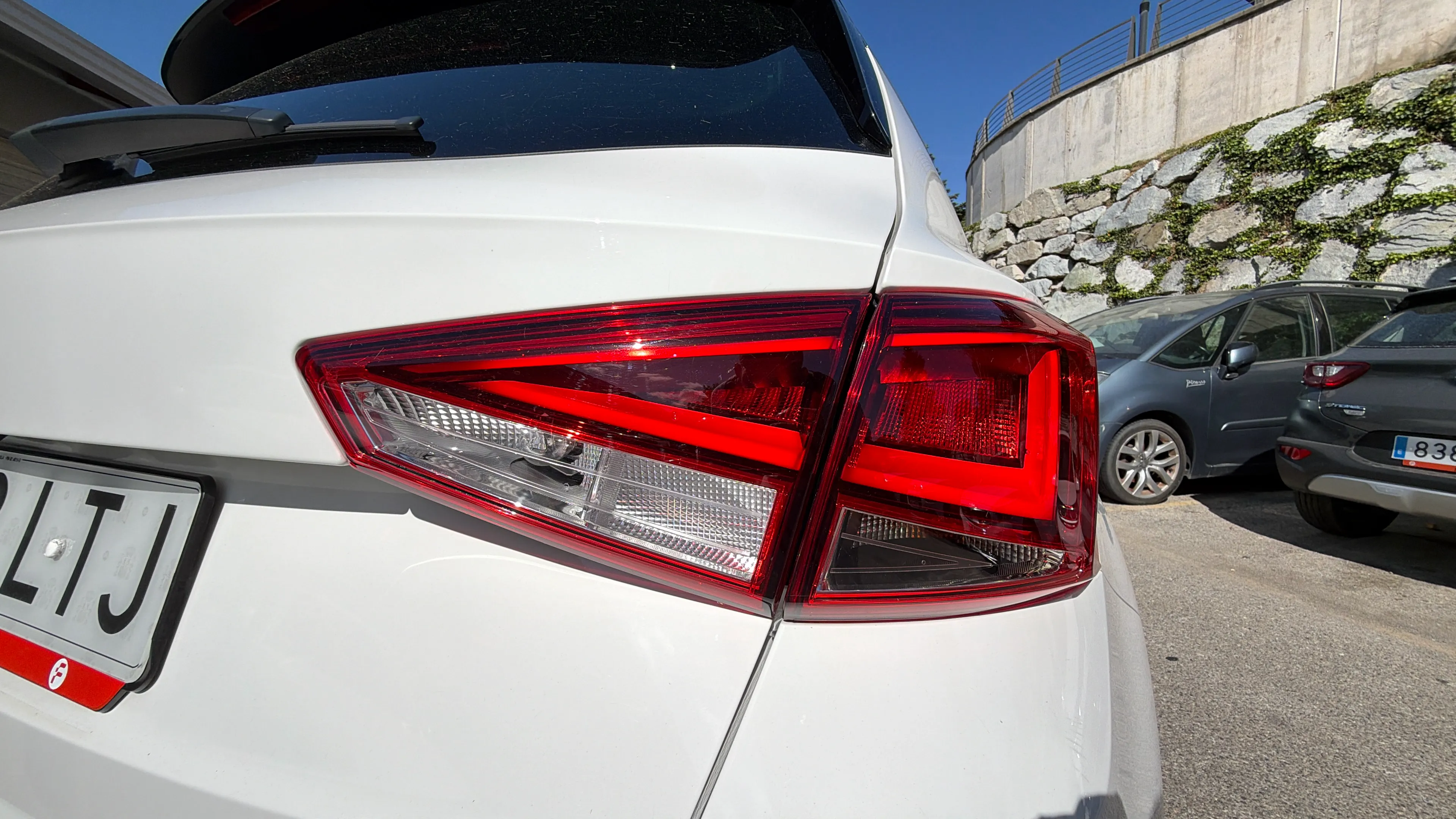 SEAT Arona 1.0 TSI DSG FR - foto 33
