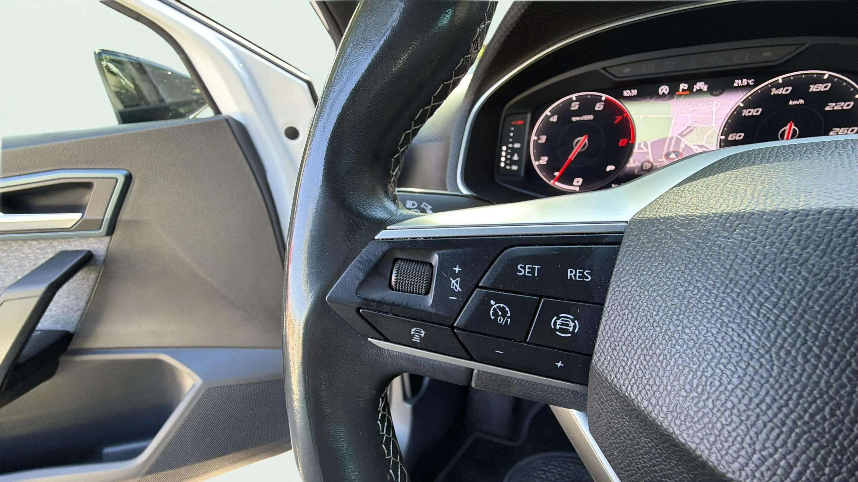 SEAT Arona 1.0 TSI DSG FR - foto 13