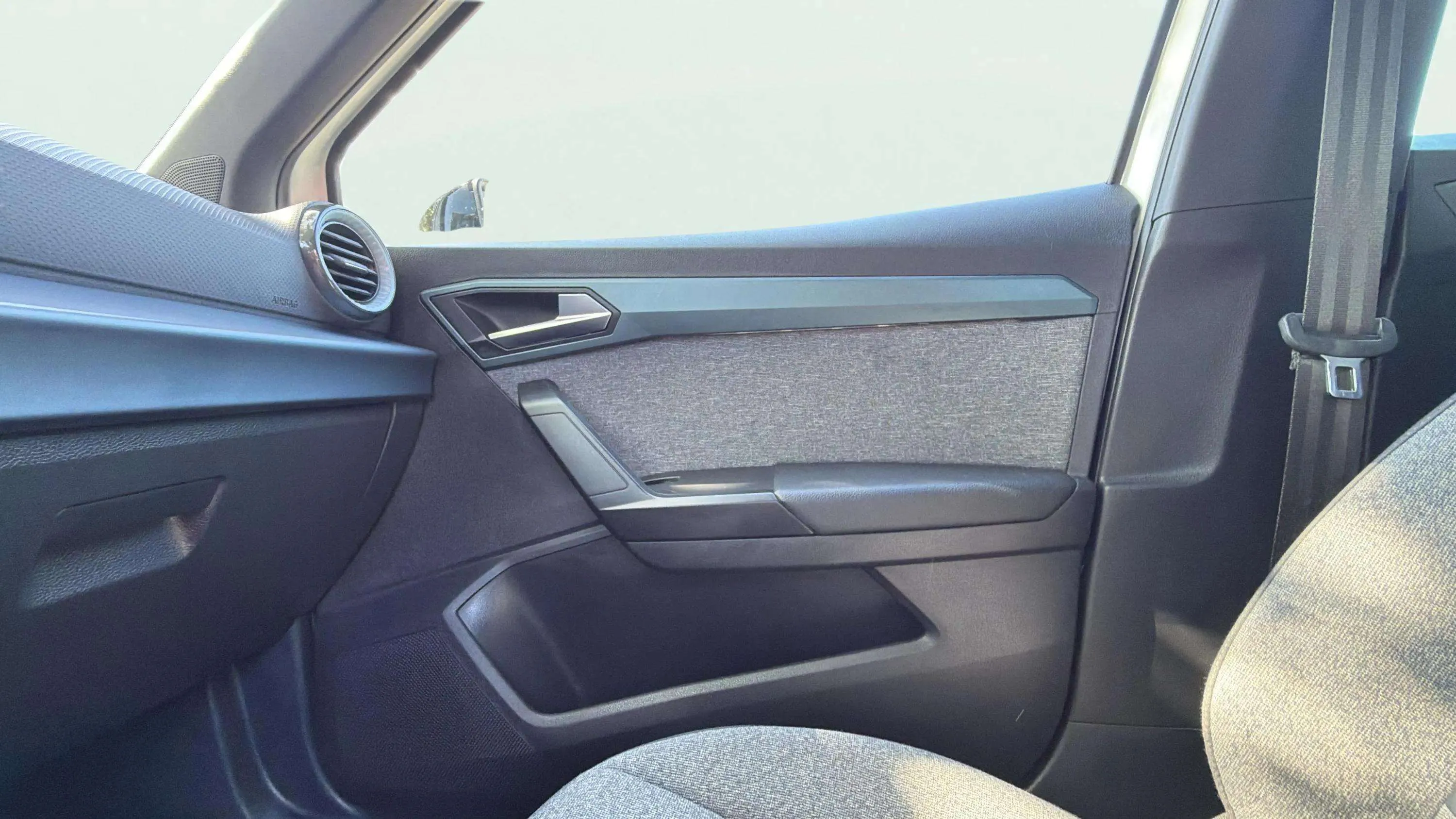 SEAT Arona 1.0 TSI DSG FR - foto 31