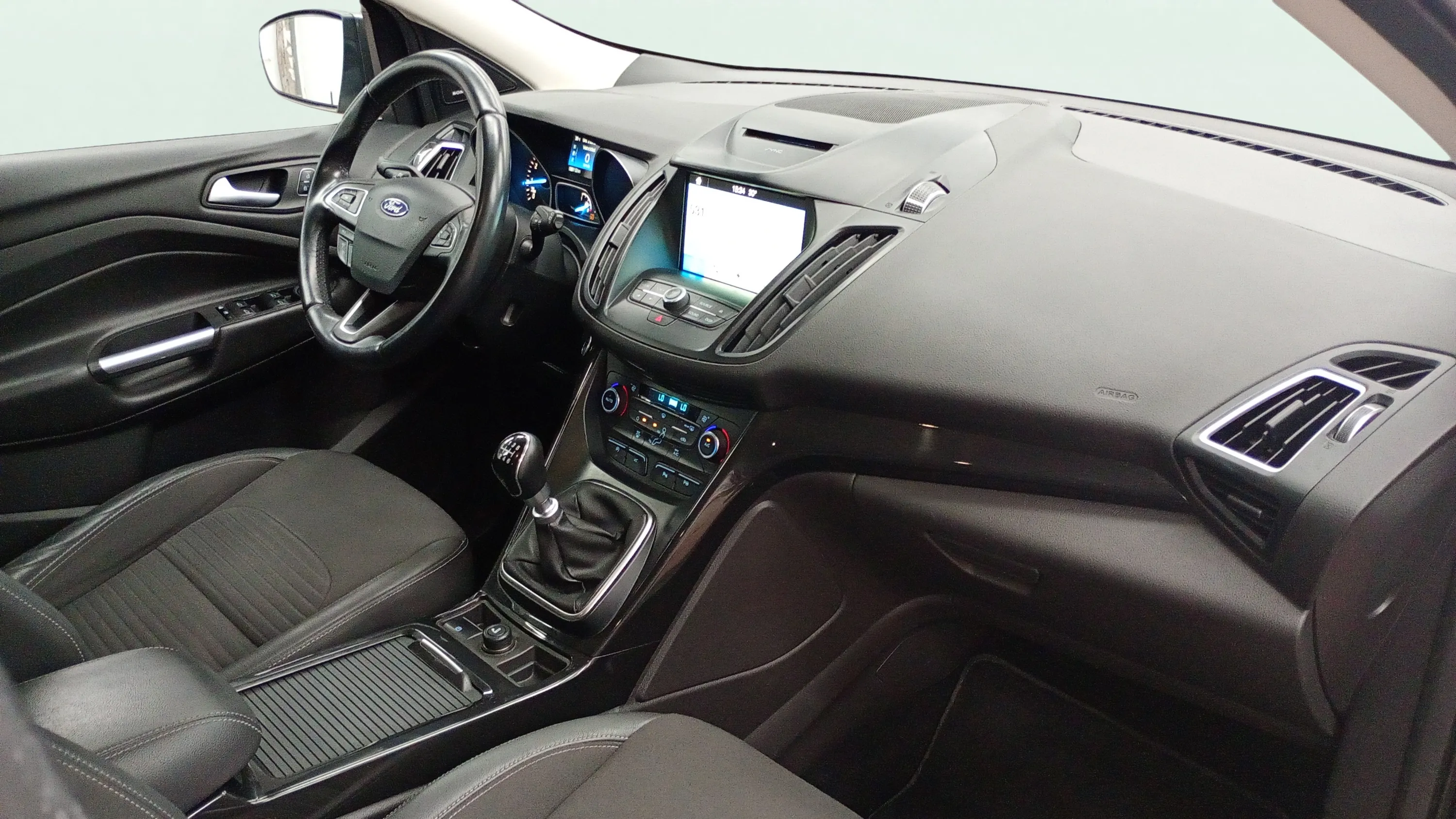 Ford Kuga 1.5 EcoBoost 4x2 Titanium - foto 16