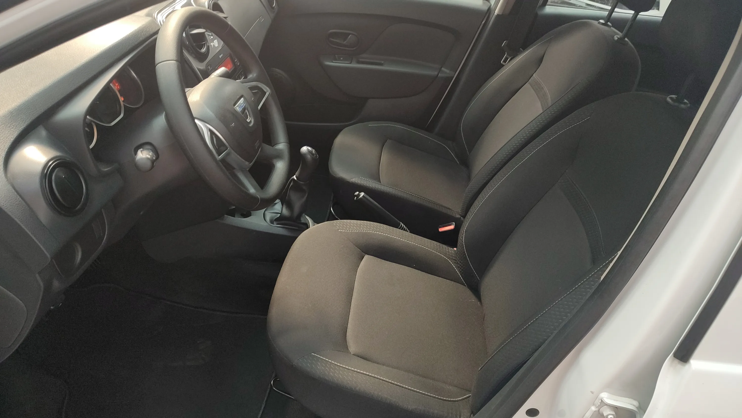 Dacia Logan MCV Essential 1.0 - foto 14