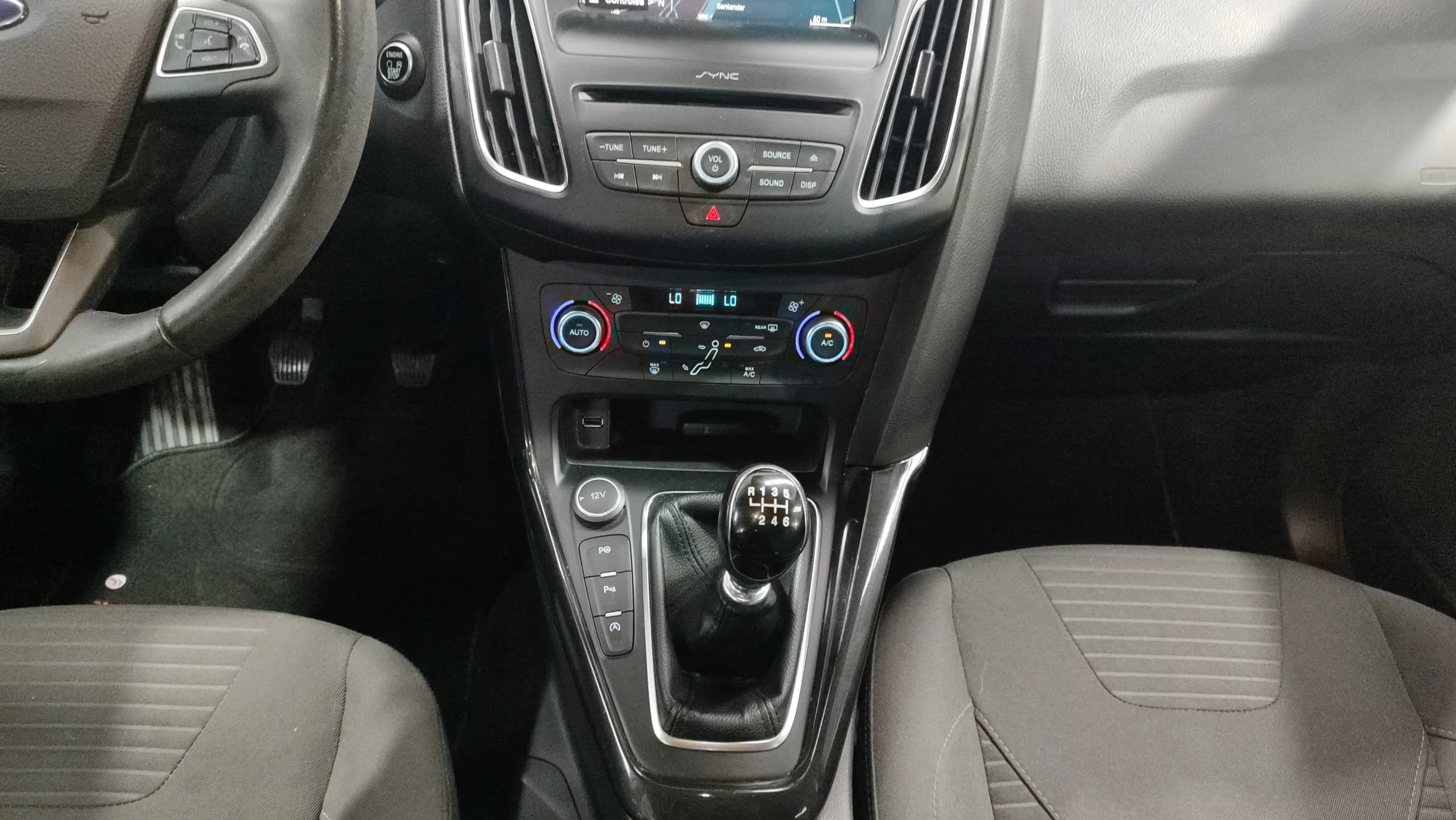 Ford Focus 1.0 EcoBoost Trend - foto 14
