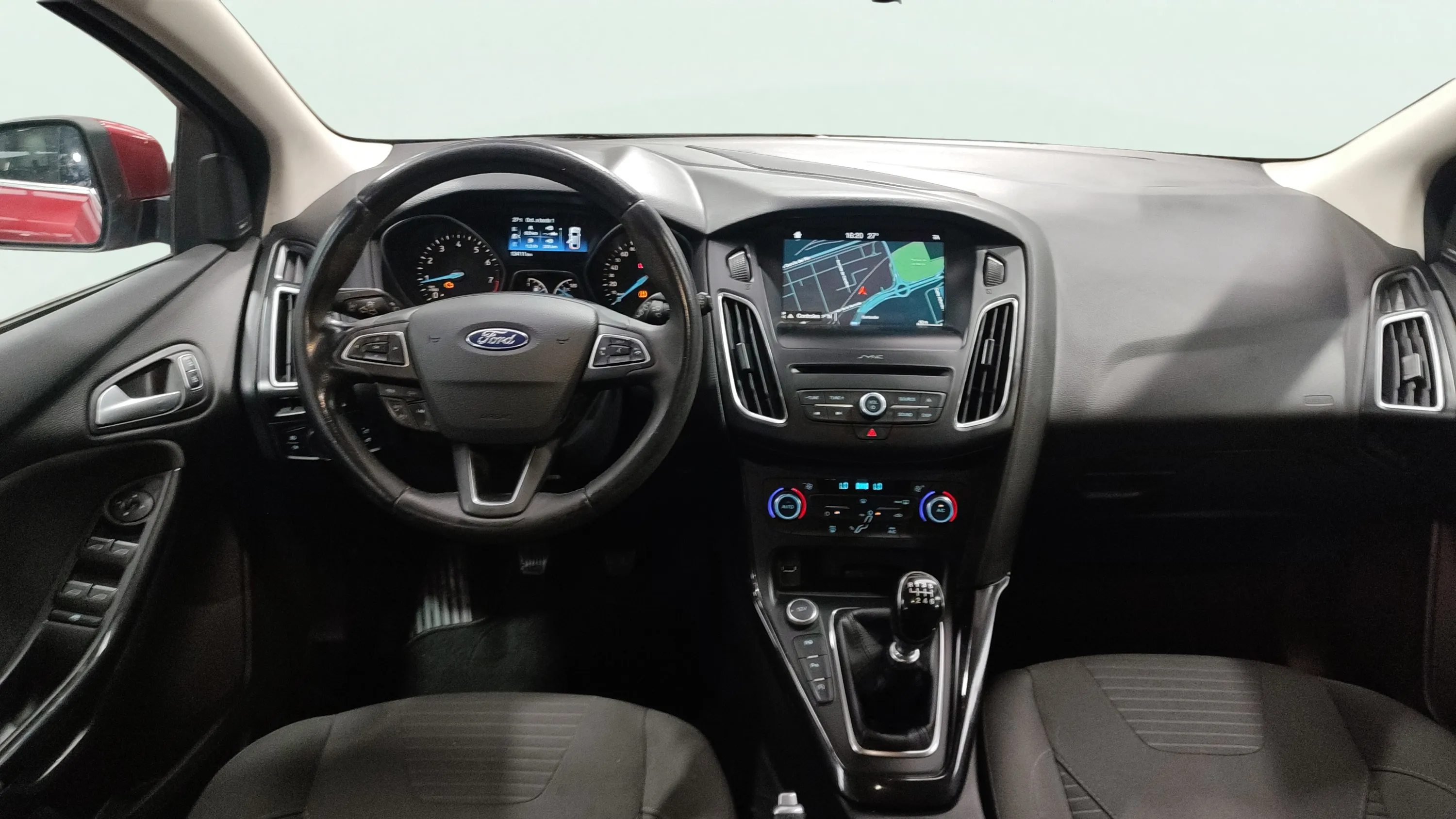Ford Focus 1.0 EcoBoost Trend - foto 9