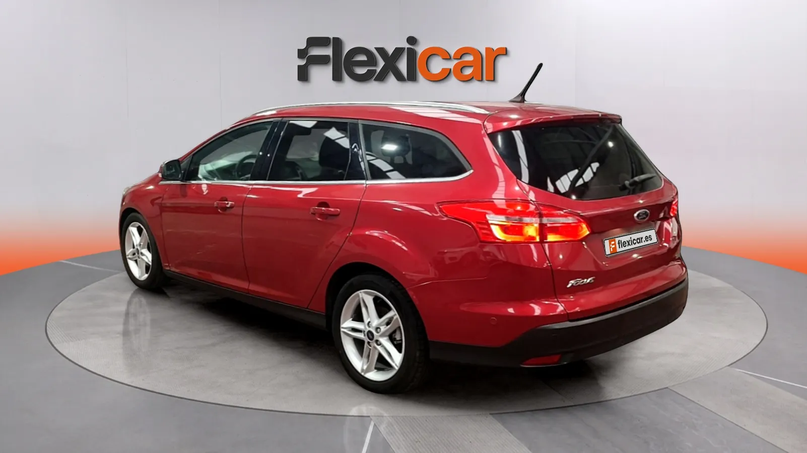 Ford Focus 1.0 EcoBoost Trend - foto 8