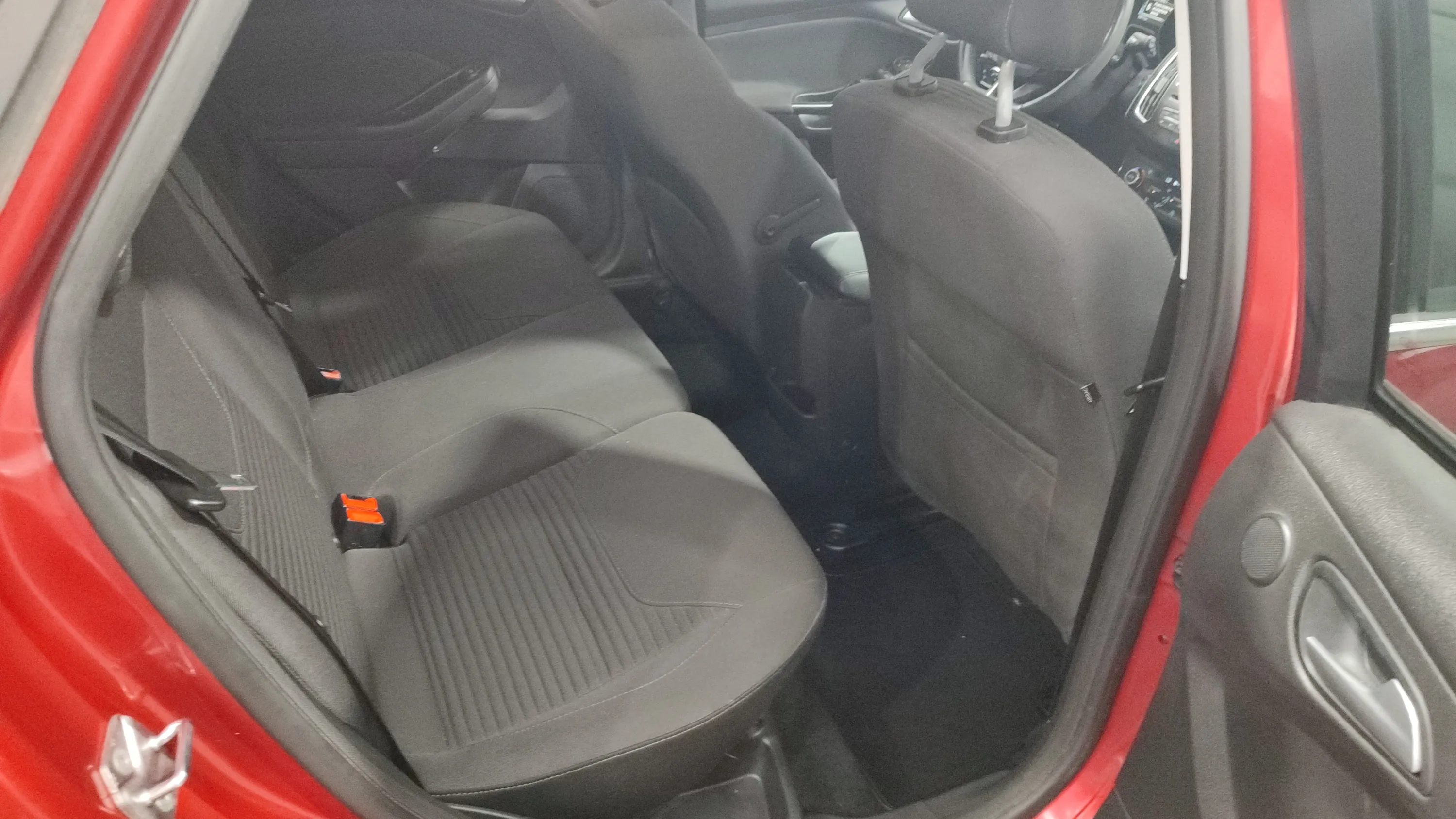 Ford Focus 1.0 EcoBoost Trend - foto 20