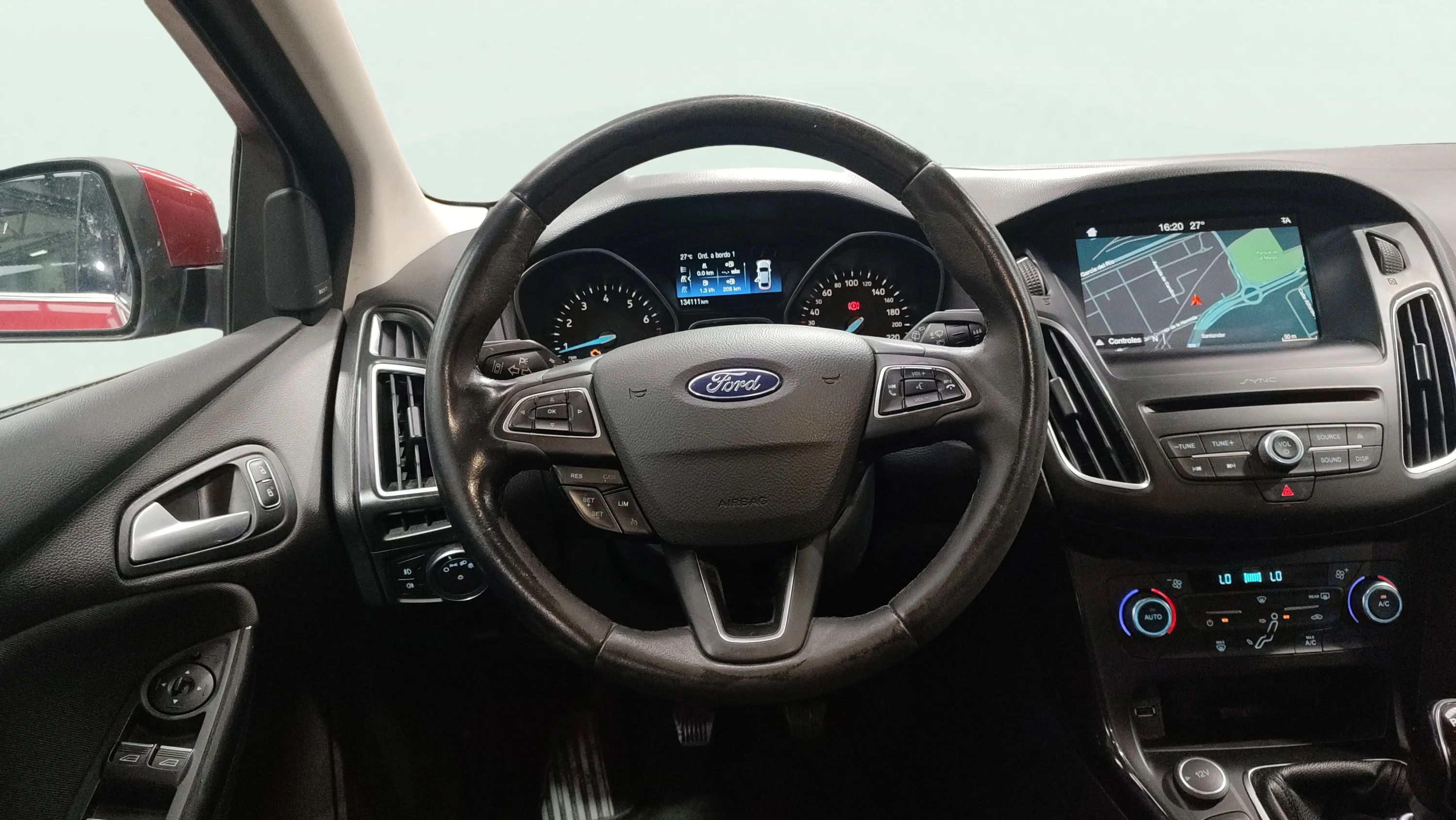 Ford Focus 1.0 EcoBoost Trend - foto 10