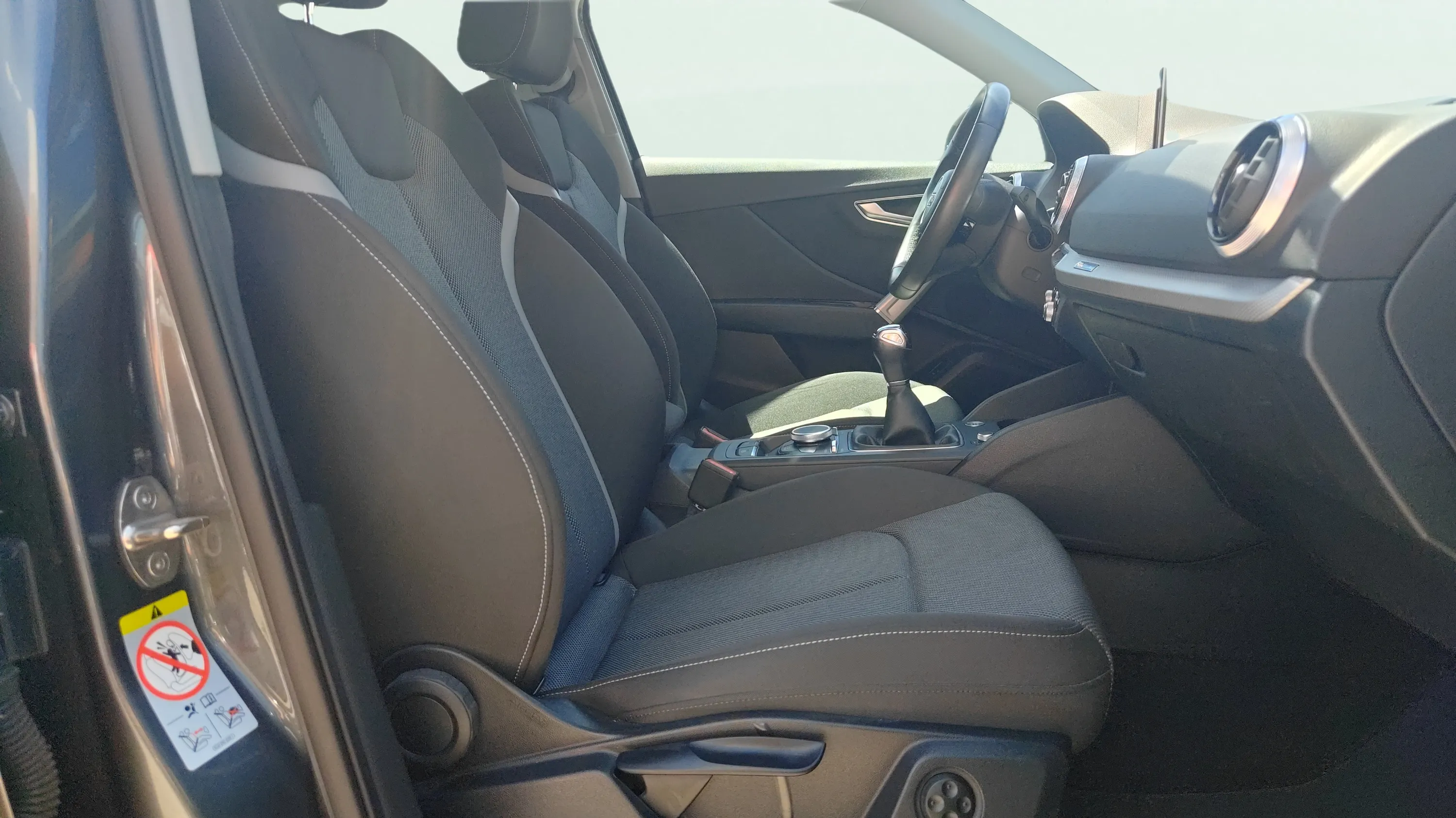Audi Q2 30 TFSI - foto 11