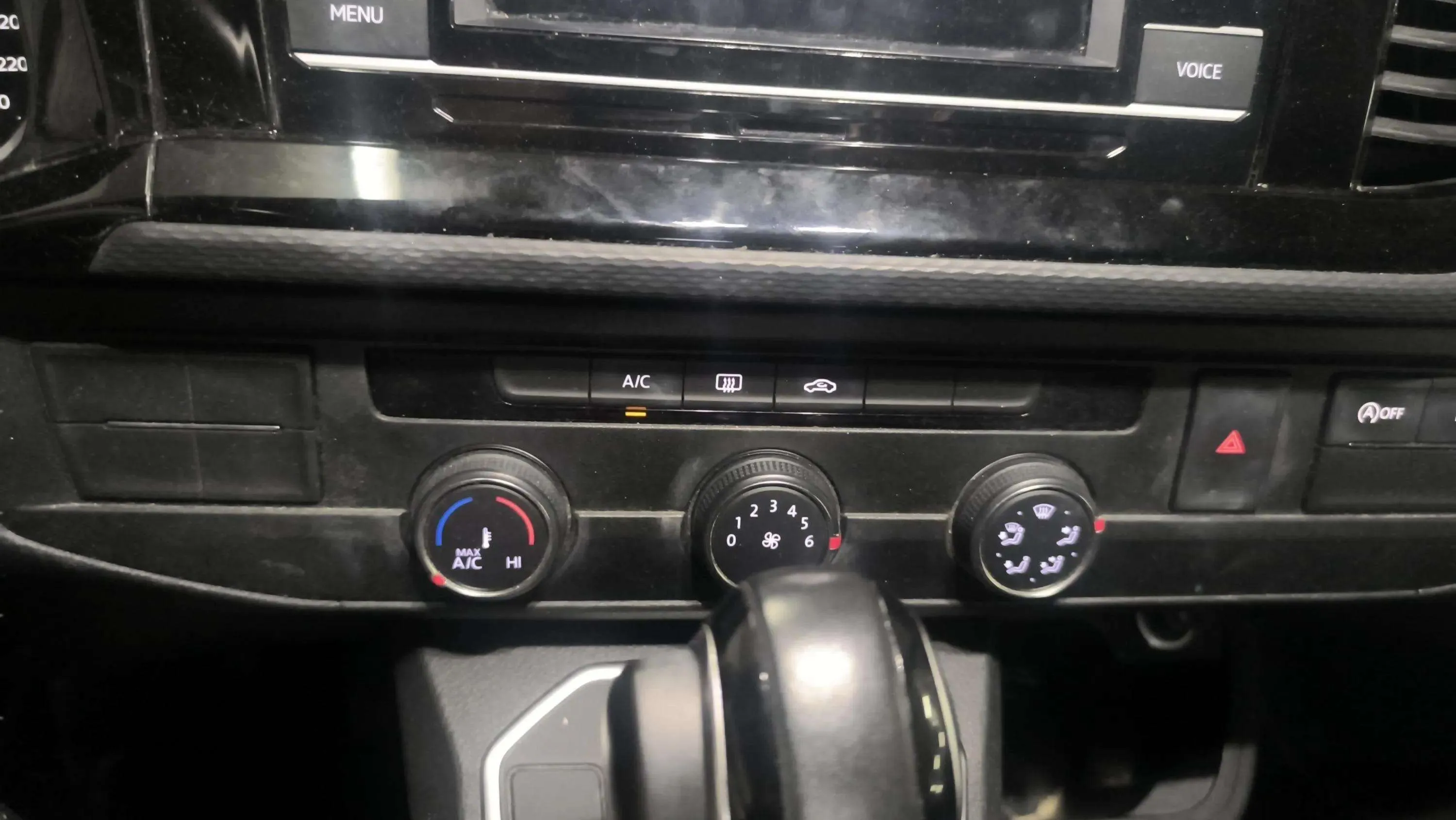 Volkswagen Multivan Premium Corto 2.0 TDI BMT DSG - foto 23