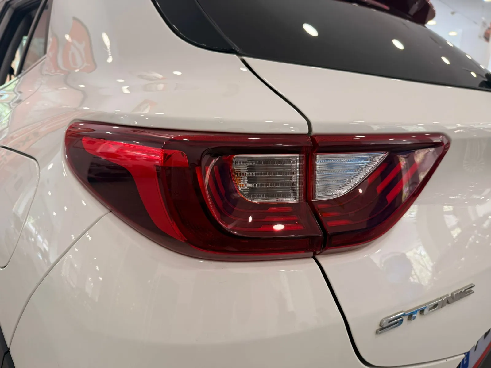 Kia Stonic 1.0 T-GDi Business - foto 24