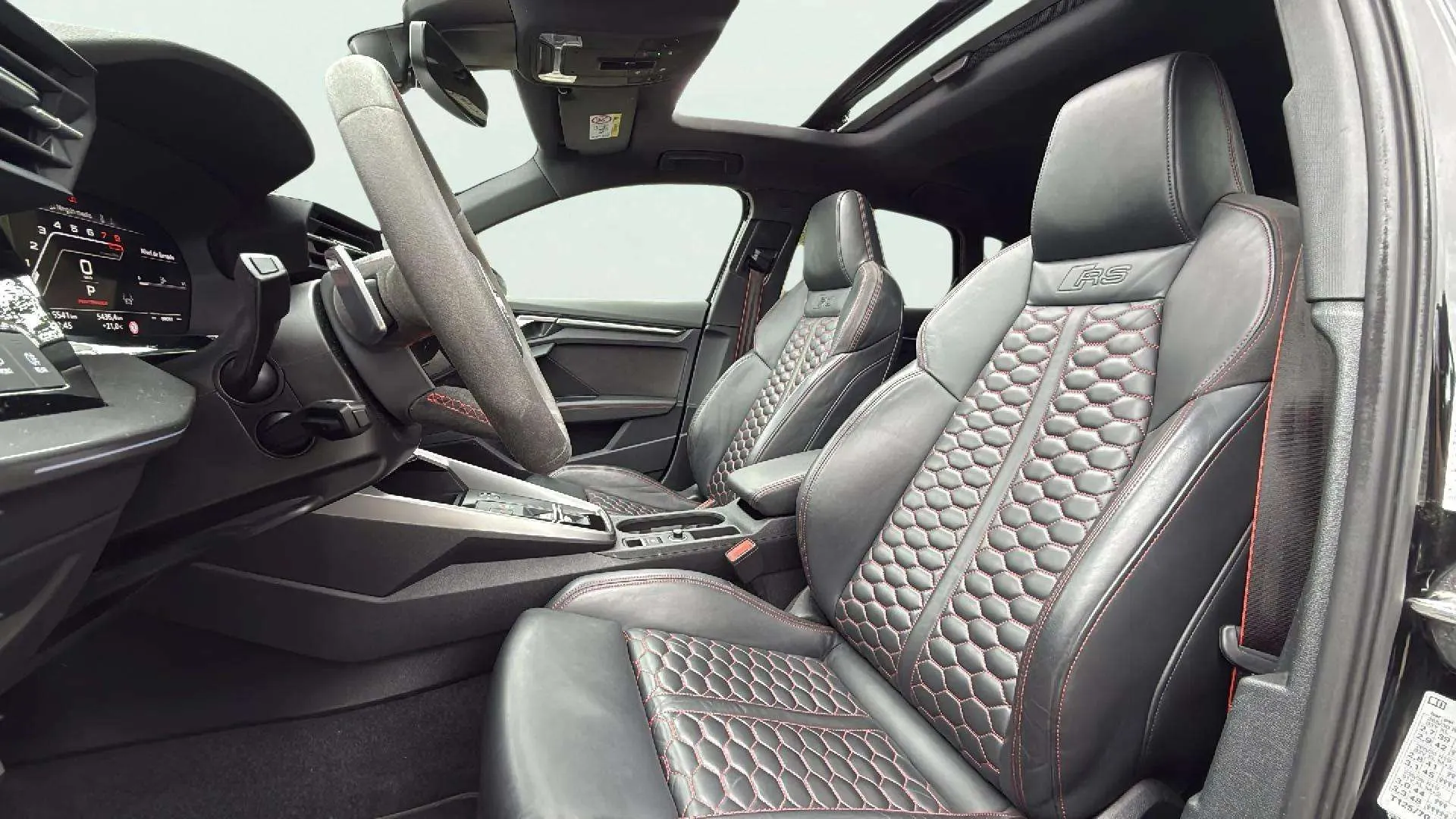 Audi A3 RS3 Sportback TFSI quattro S tron - foto 27