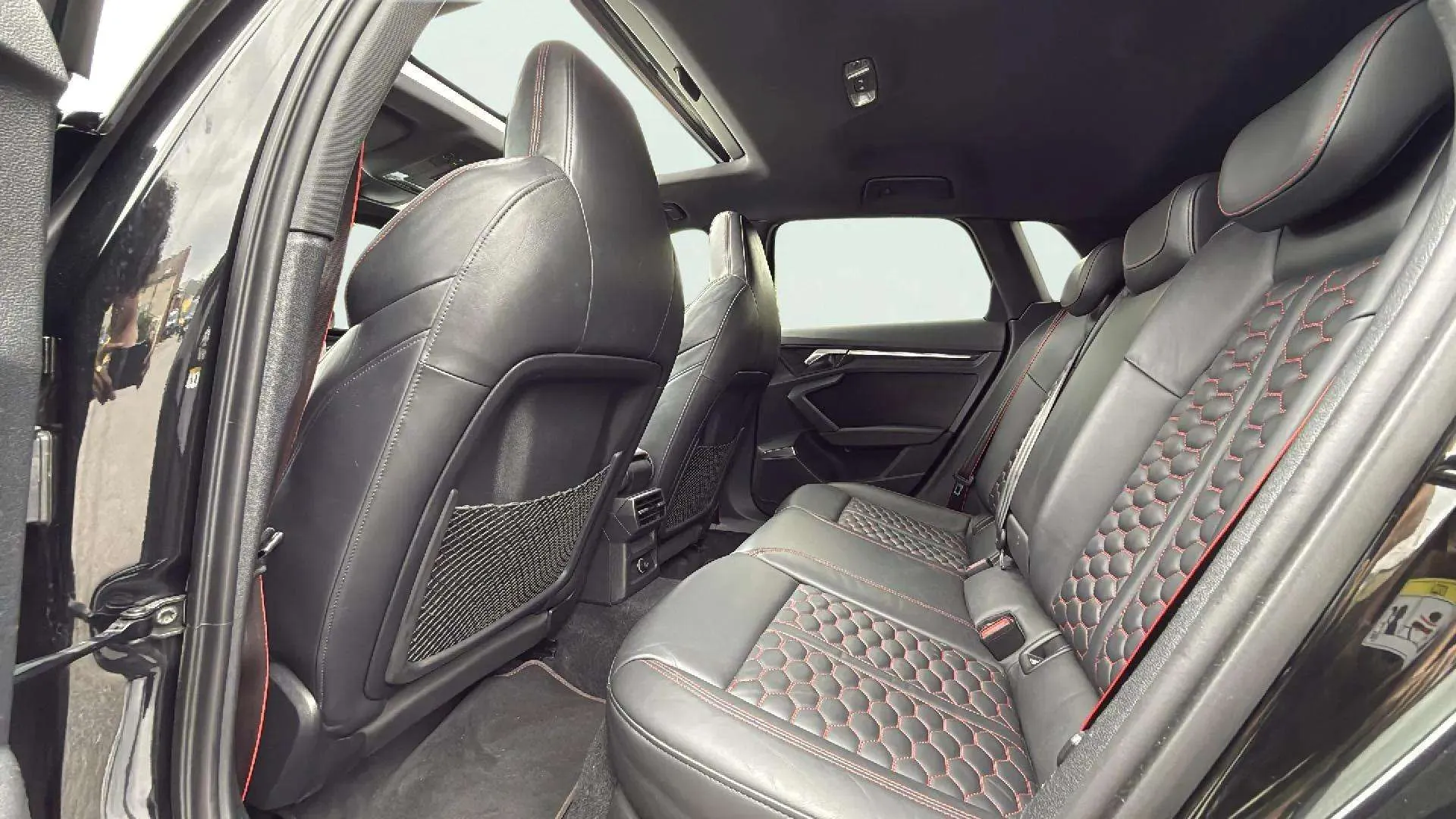 Audi A3 RS3 Sportback TFSI quattro S tron - foto 30