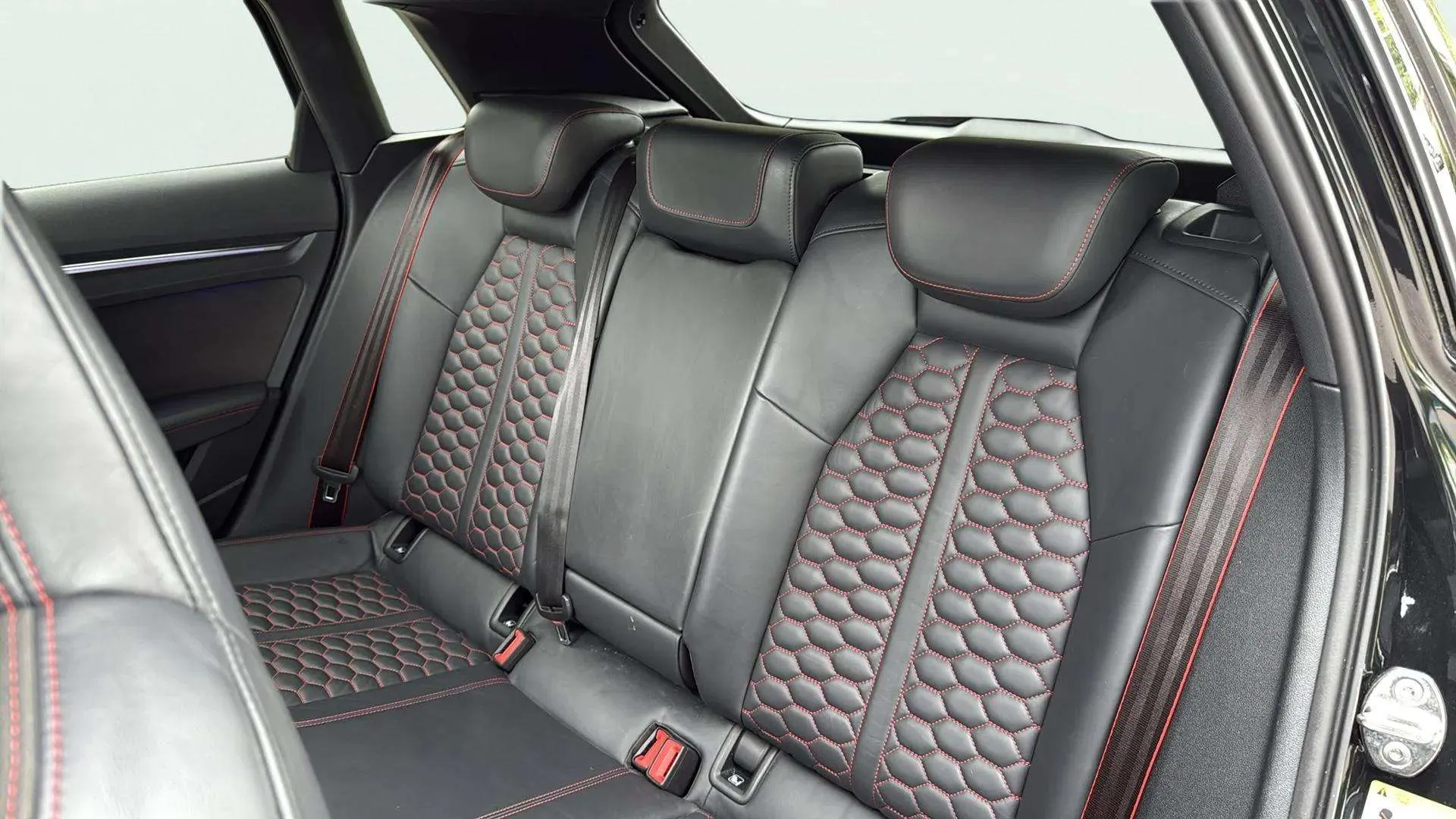 Audi A3 RS3 Sportback TFSI quattro S tron - foto 31