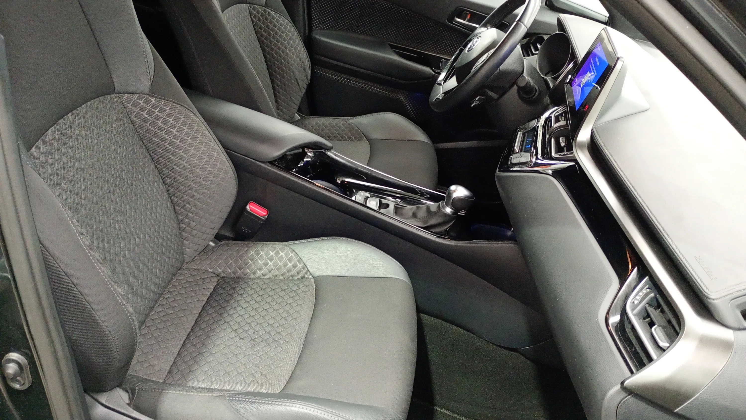 Toyota C-HR 1.8 125H Advance - foto 15