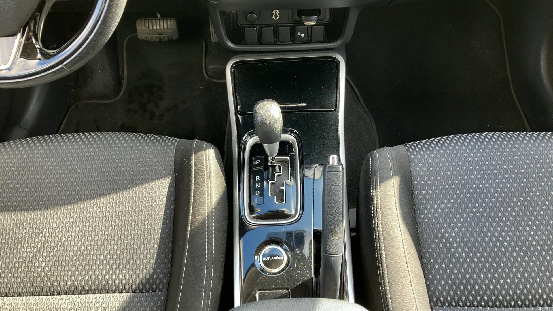 Mitsubishi Outlander 200 MPI Motion CVT 2WD 5 plazas - foto 15