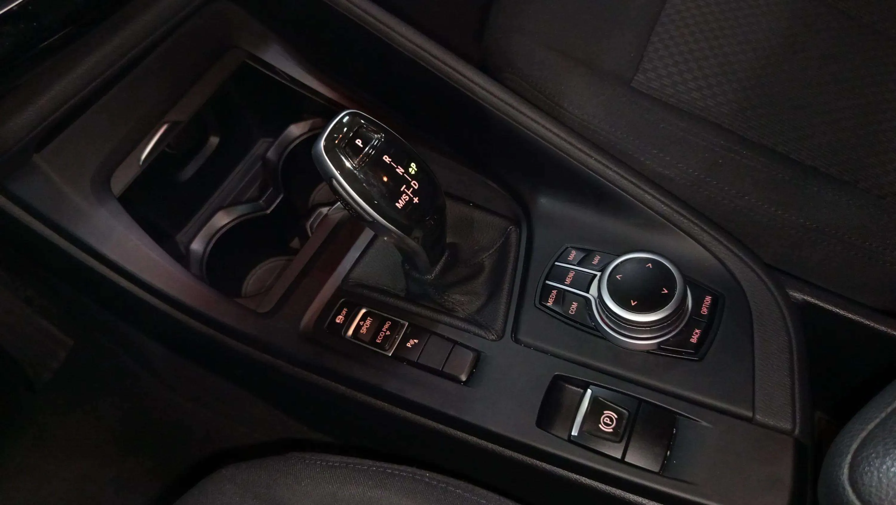 BMW X1 sDrive18d - foto 19