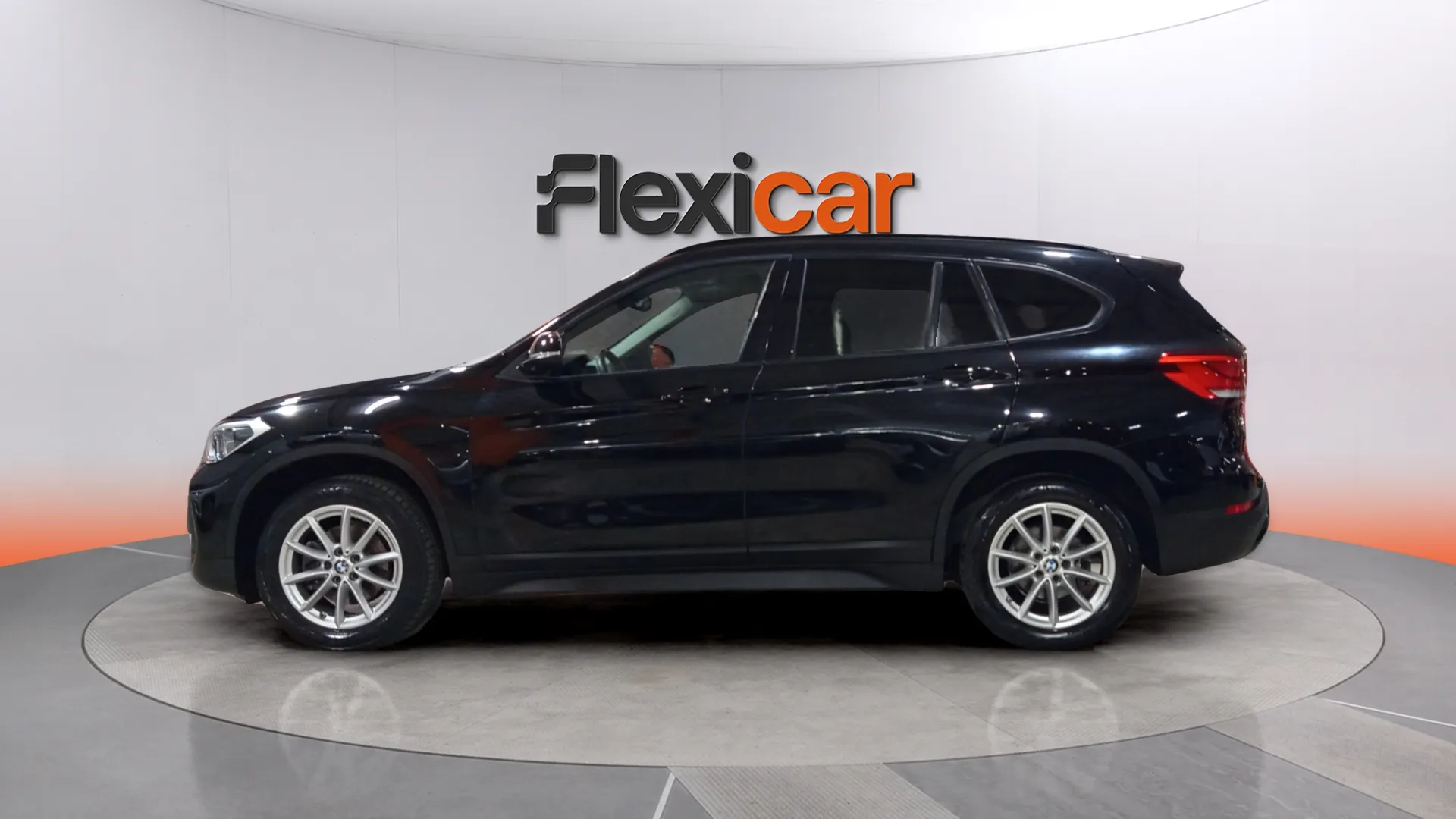 BMW X1 sDrive18d - foto 8