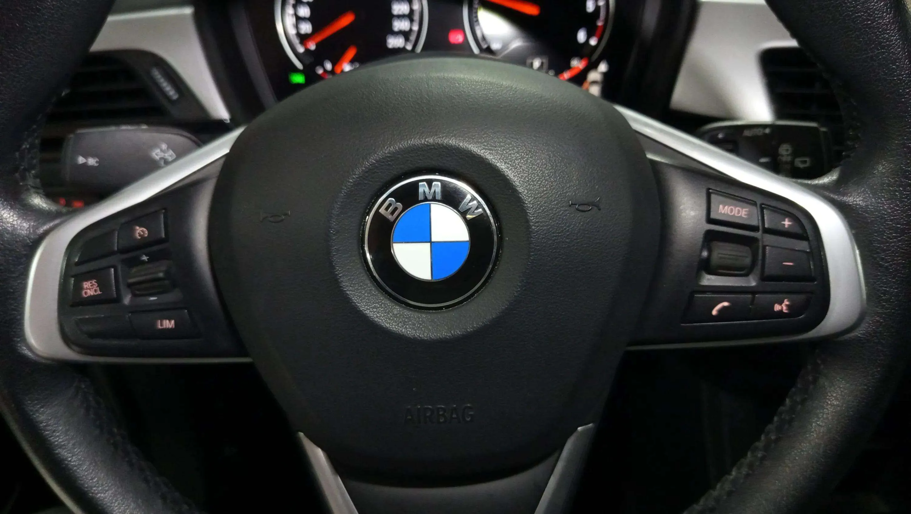 BMW X1 sDrive18d - foto 22