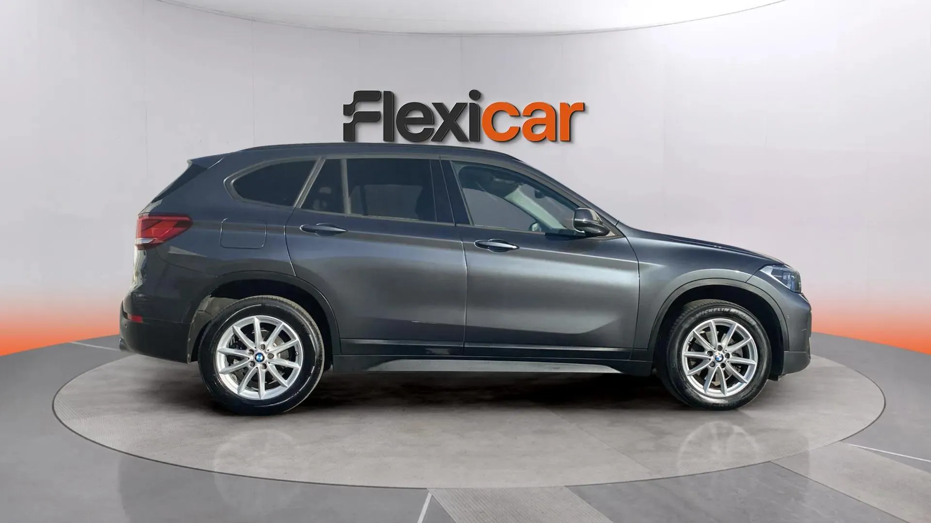 BMW X1 sDrive18d - foto 8