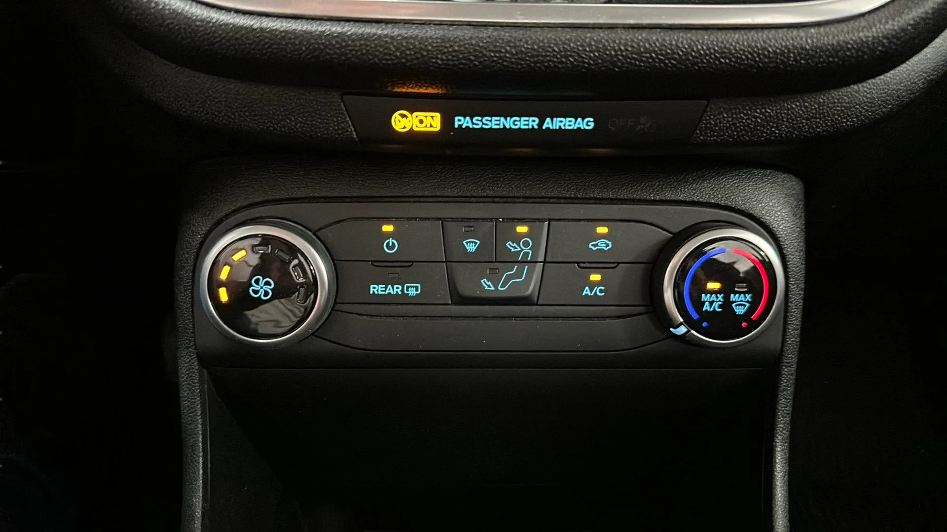 Ford Fiesta 1.0 EcoBoost Vignale - foto 14
