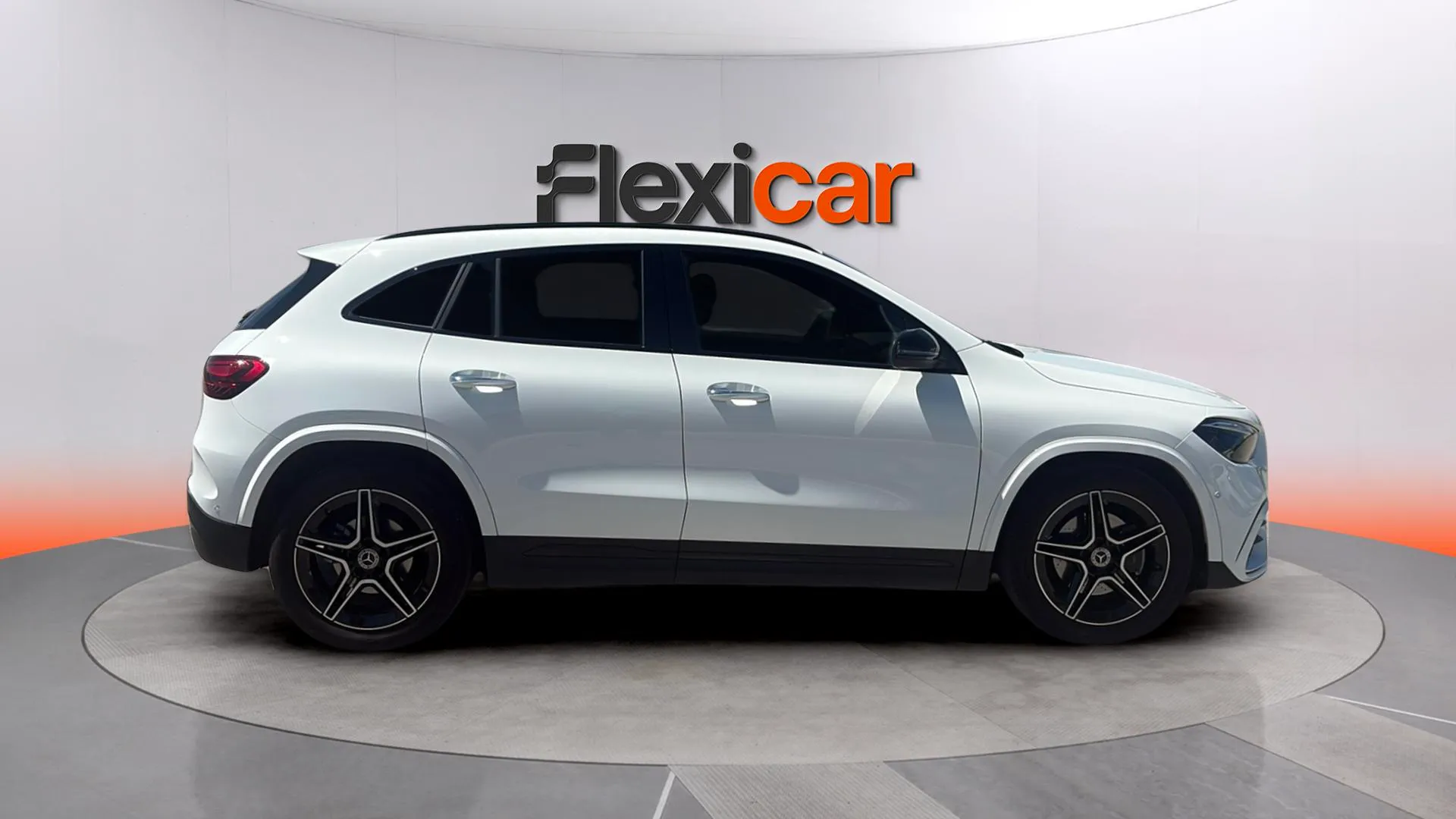 Mercedes-Benz GLA 200 D - foto 7