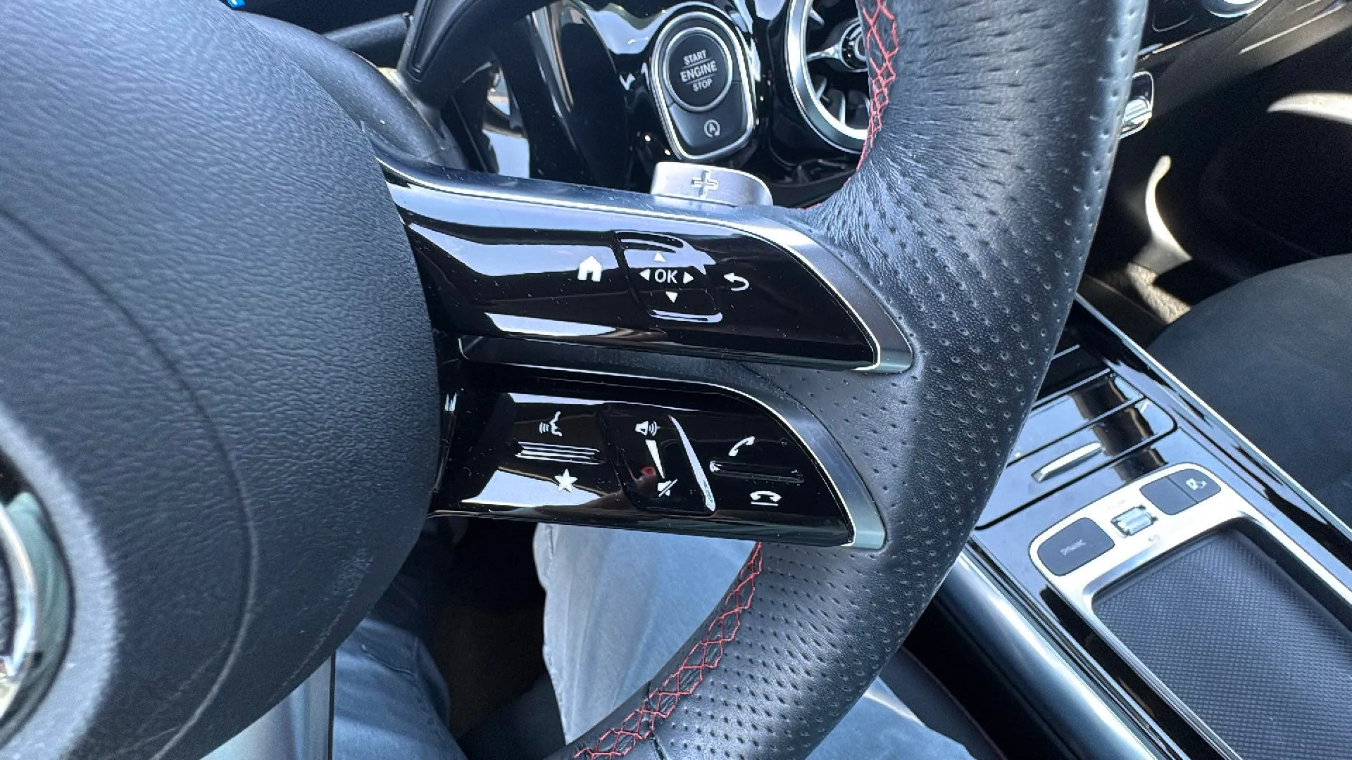 Mercedes-Benz GLA 200 D - foto 14