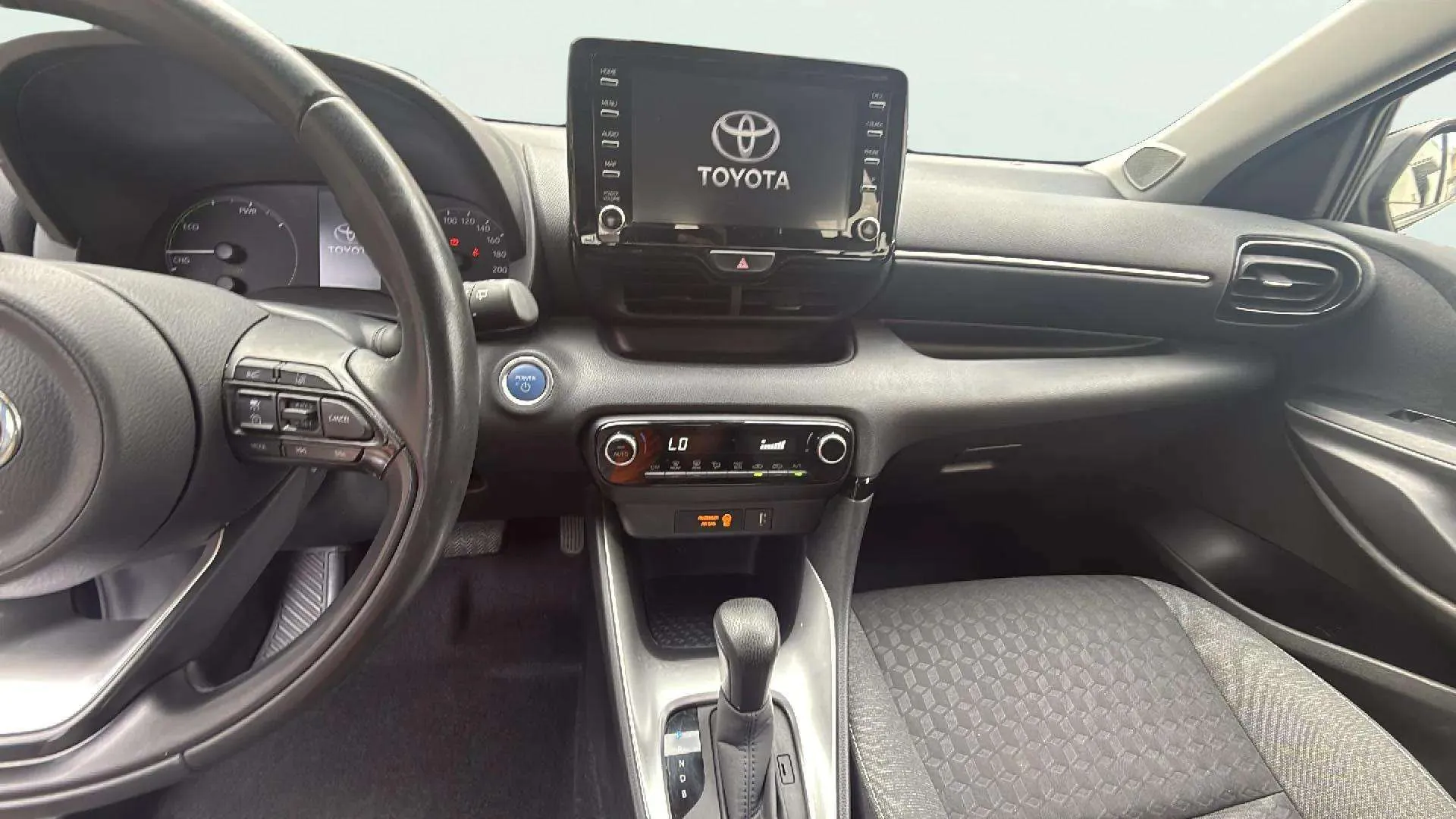Toyota Yaris 1.5 120H Active Tech - foto 12