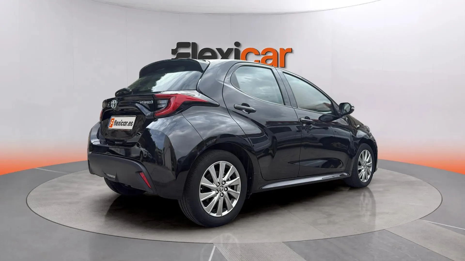 Toyota Yaris 1.5 120H Active Tech - foto 8