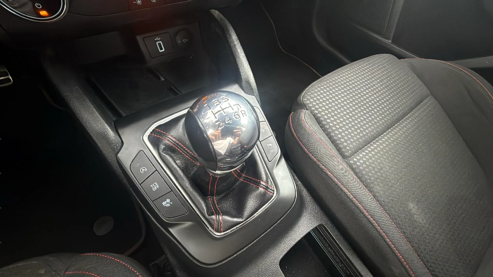 Ford Focus 1.0 EcoBoost MHEV Active - foto 18