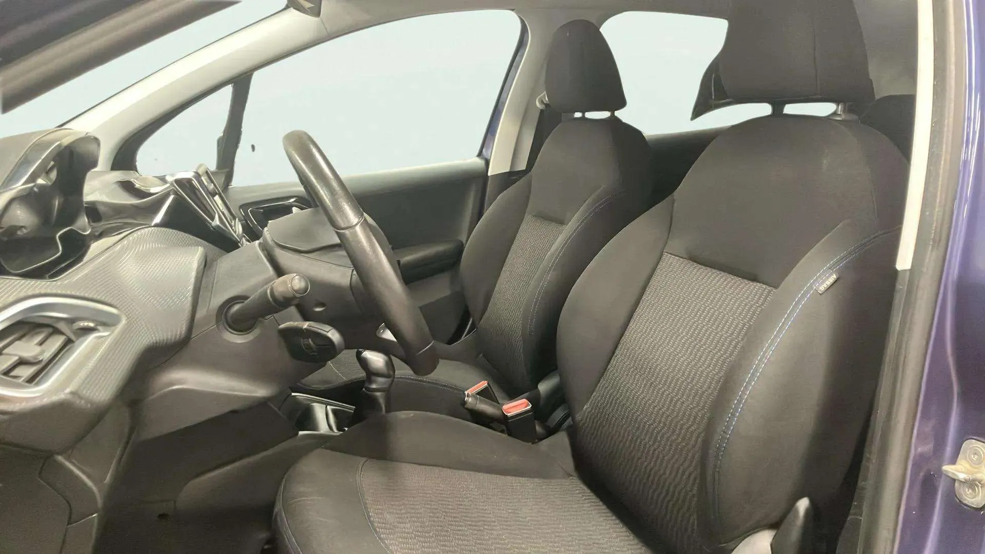 Peugeot 208 Allure 1.2L PureTech - foto 12