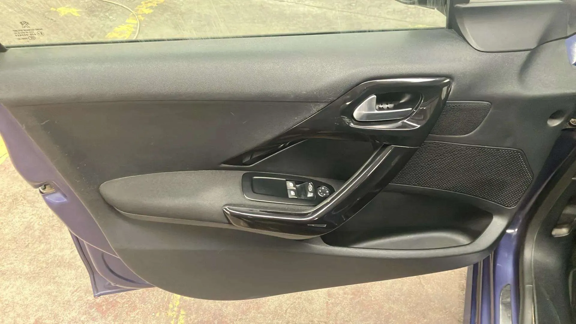 Peugeot 208 Allure 1.2L PureTech - foto 17