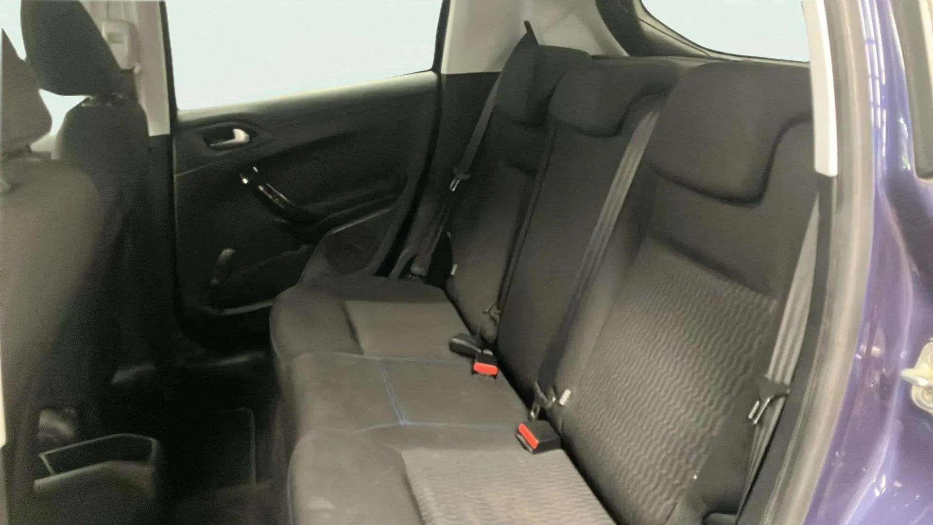 Peugeot 208 Allure 1.2L PureTech - foto 13