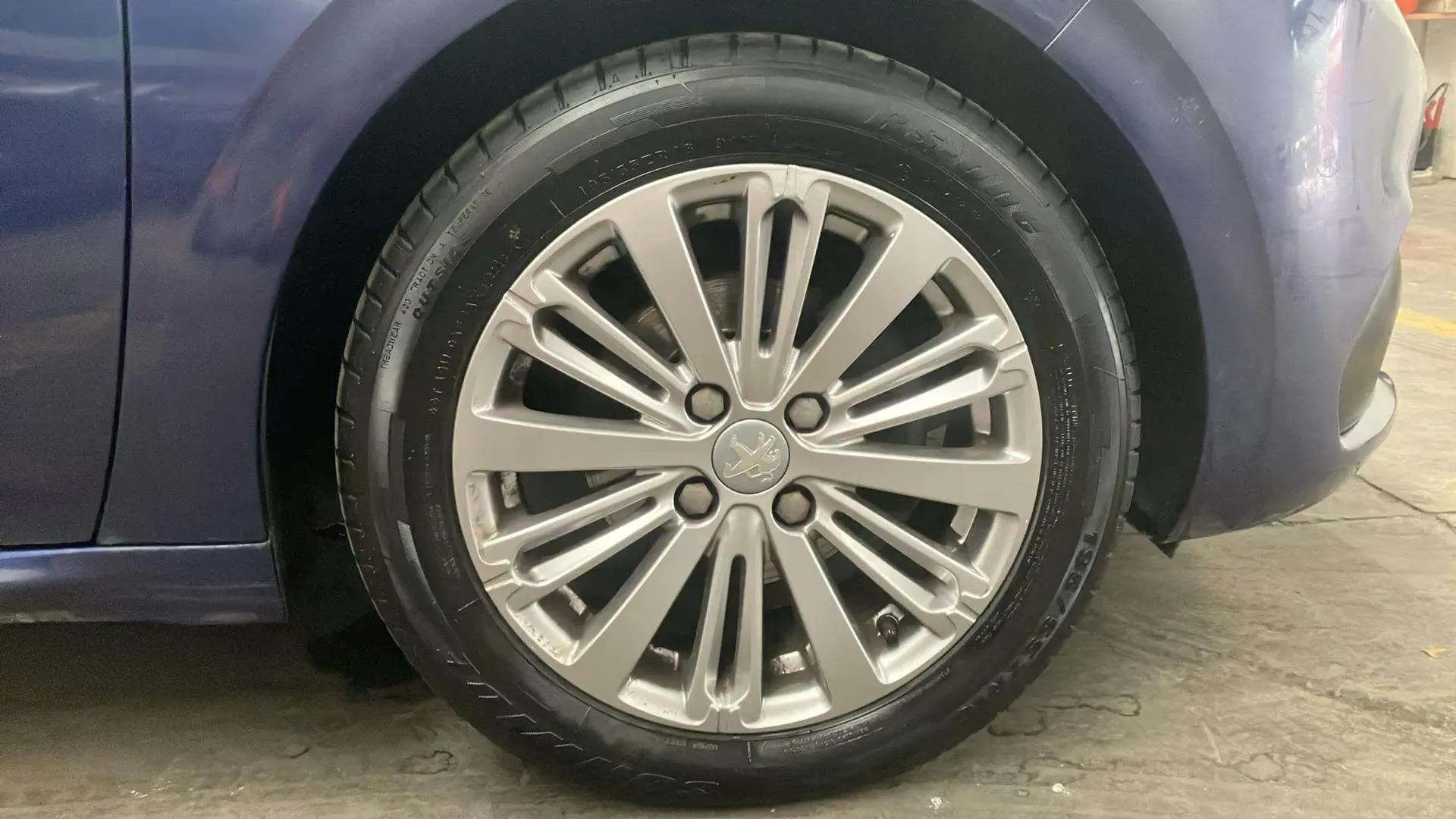Peugeot 208 Allure 1.2L PureTech - foto 22