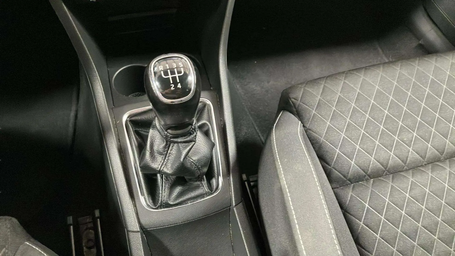 Škoda Rapid 1.0 TSI Ambit Spaceback - foto 21