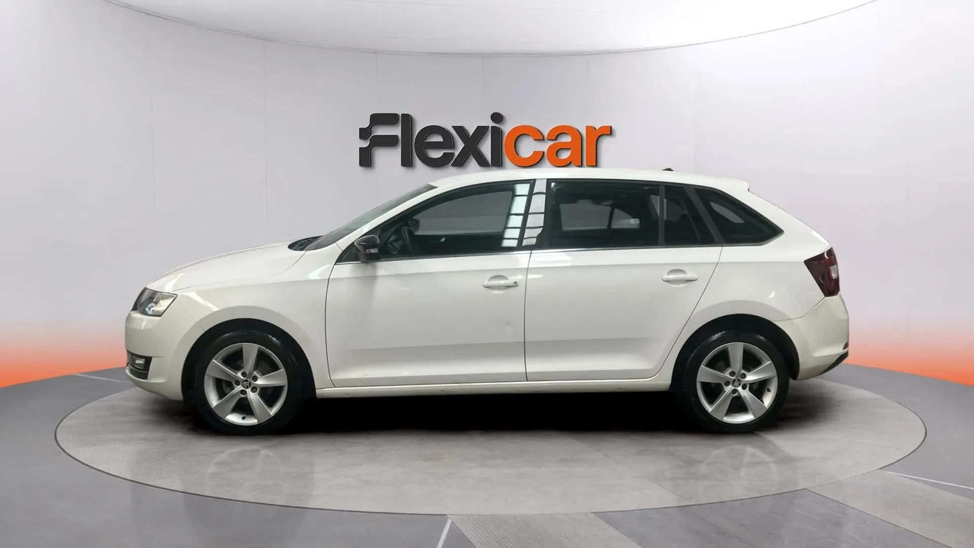 Škoda Rapid 1.0 TSI Ambit Spaceback - foto 4