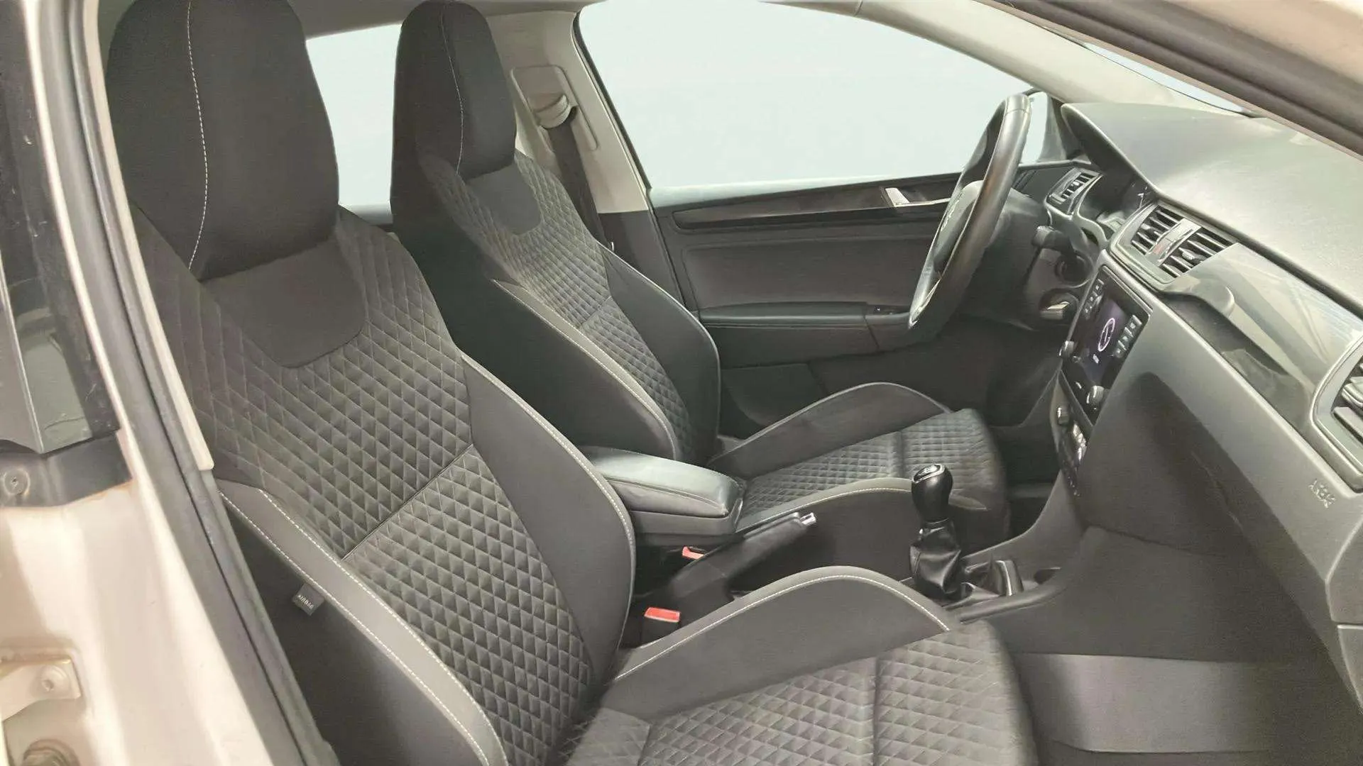 Škoda Rapid 1.0 TSI Ambit Spaceback - foto 15