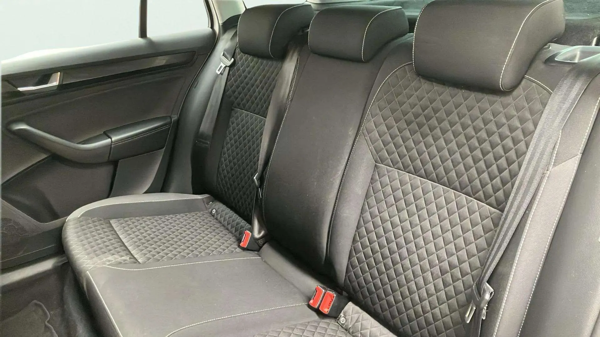 Škoda Rapid 1.0 TSI Ambit Spaceback - foto 13