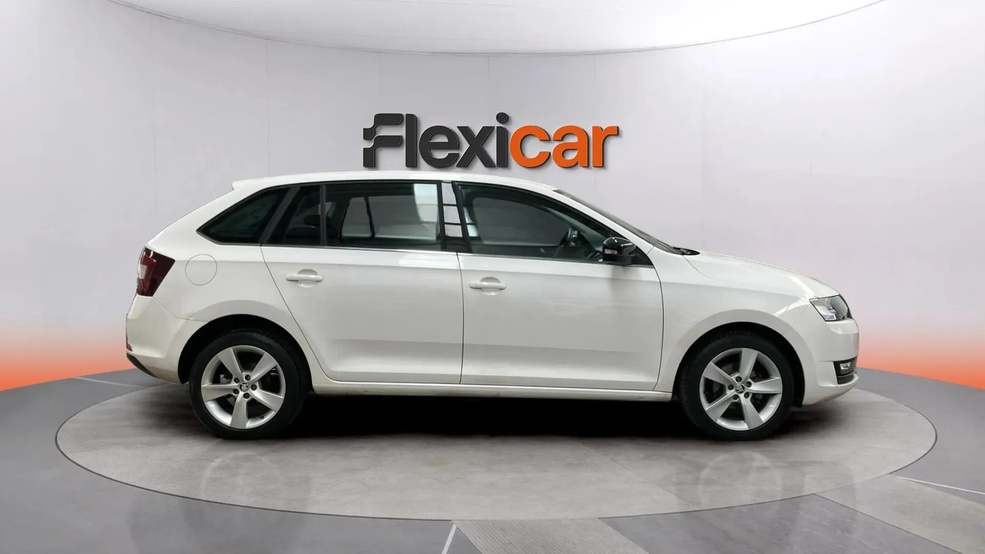 Škoda Rapid 1.0 TSI Ambit Spaceback - foto 8