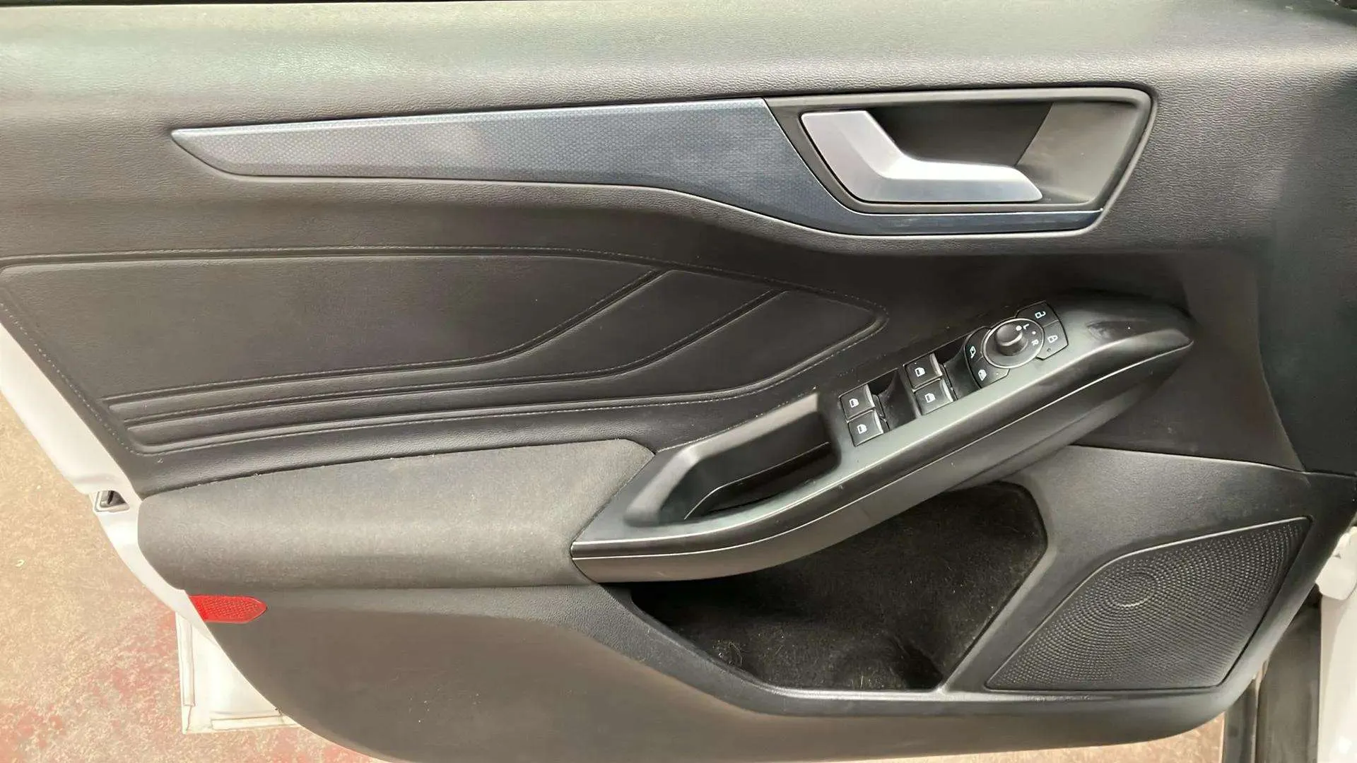 Ford Focus 1.0 EcoBoost MHEV ST-Line X - foto 14