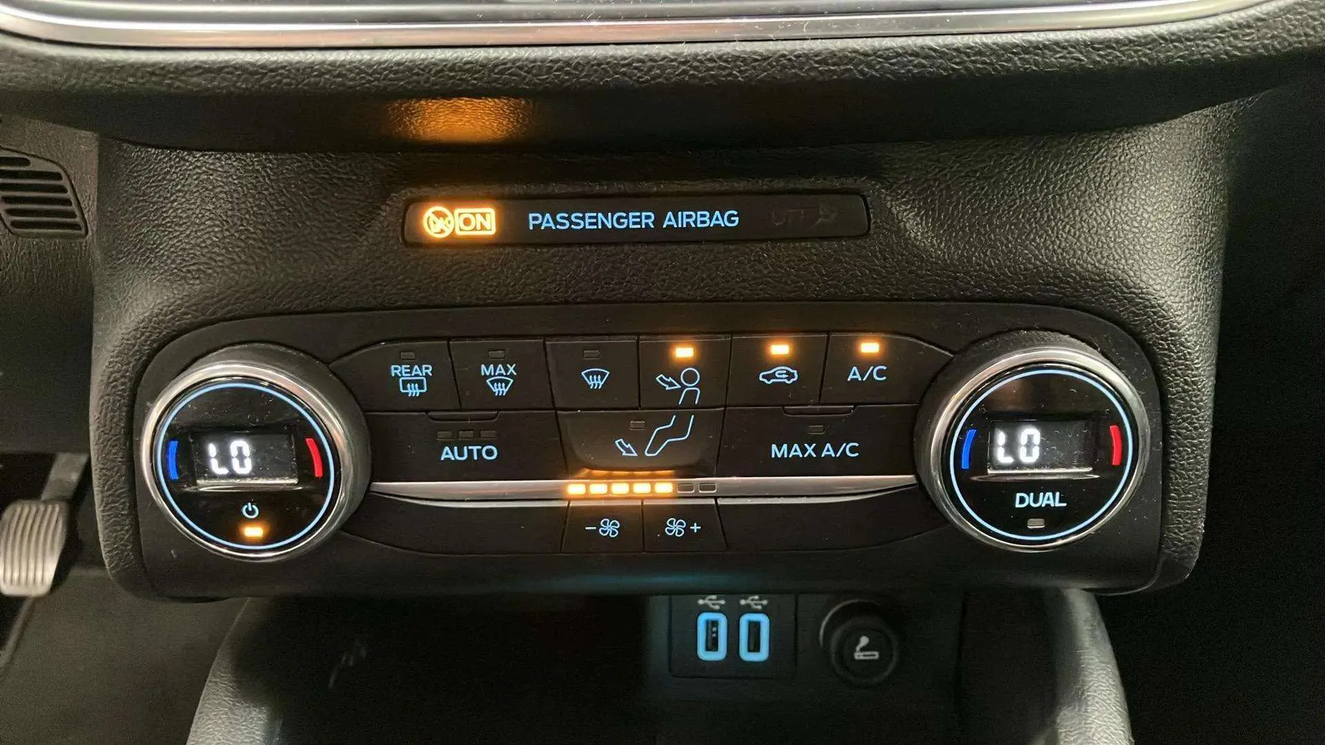 Ford Focus 1.0 EcoBoost MHEV ST-Line X - foto 20