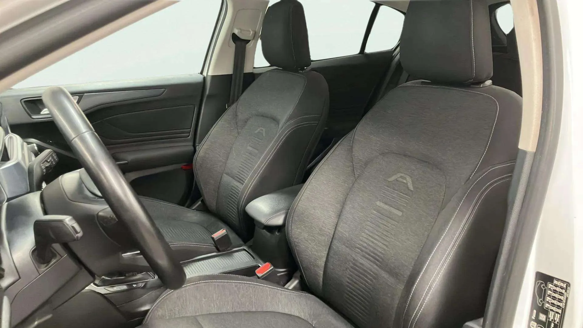 Ford Focus 1.0 EcoBoost MHEV ST-Line X - foto 9